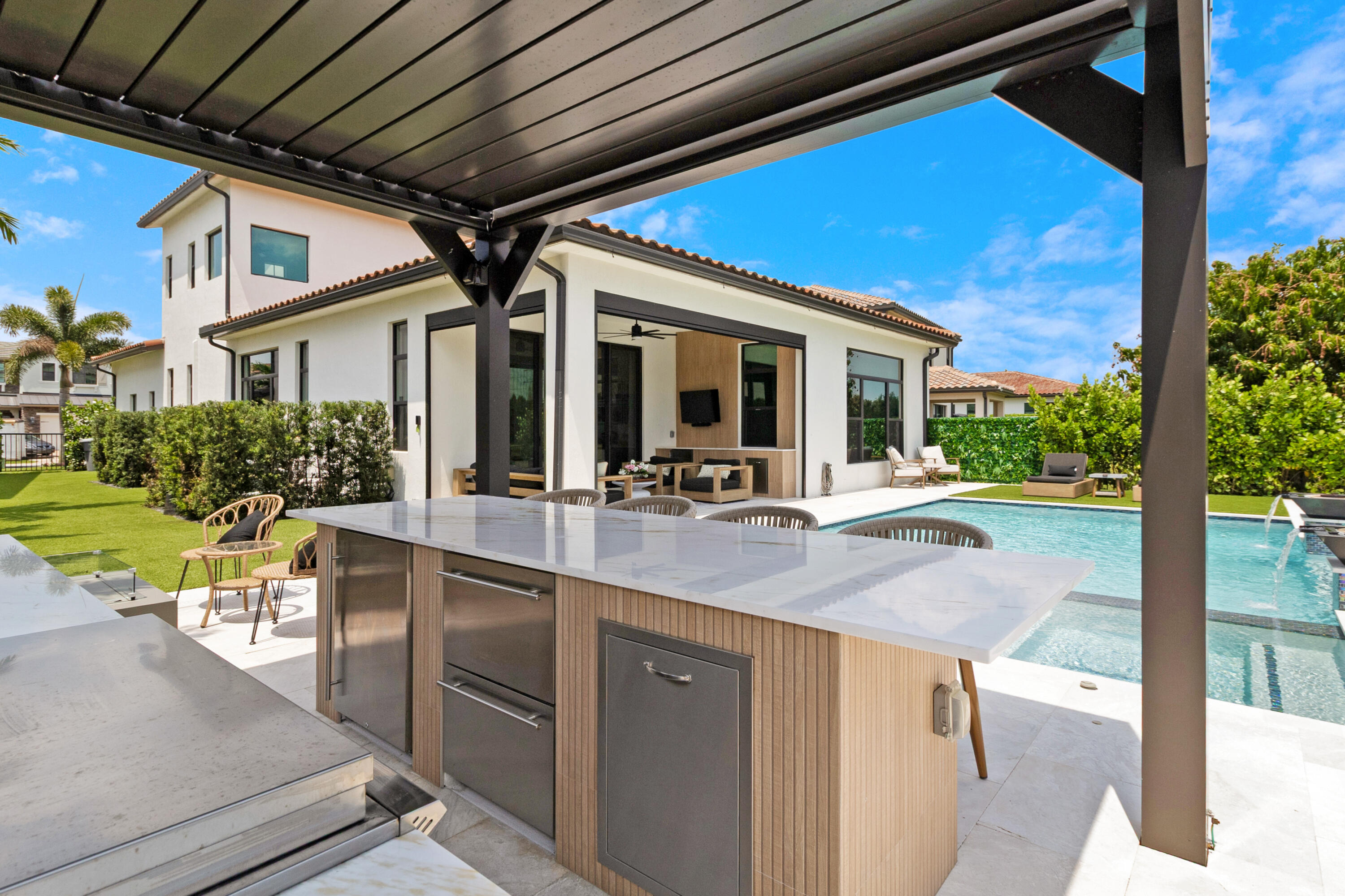 PALM MEADOWS ESTATES - Residential