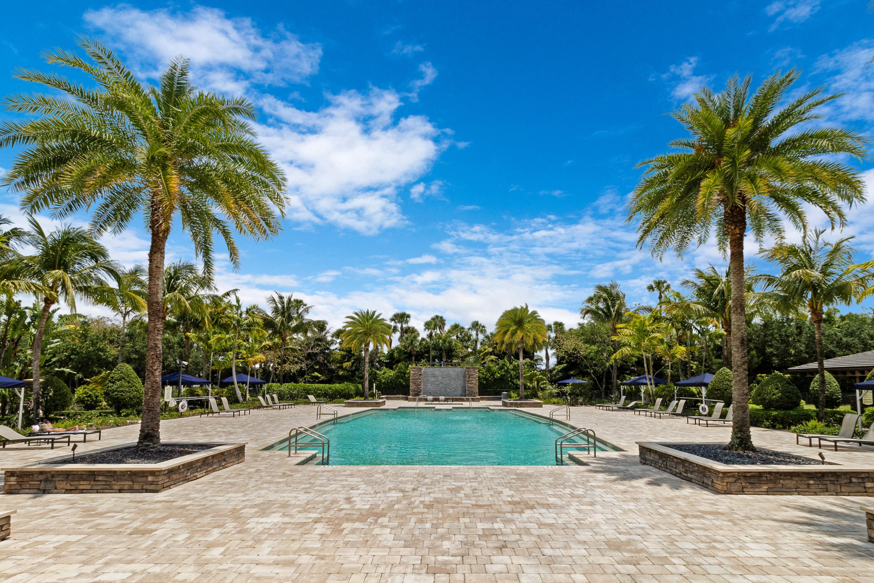 PALM MEADOWS ESTATES - Residential