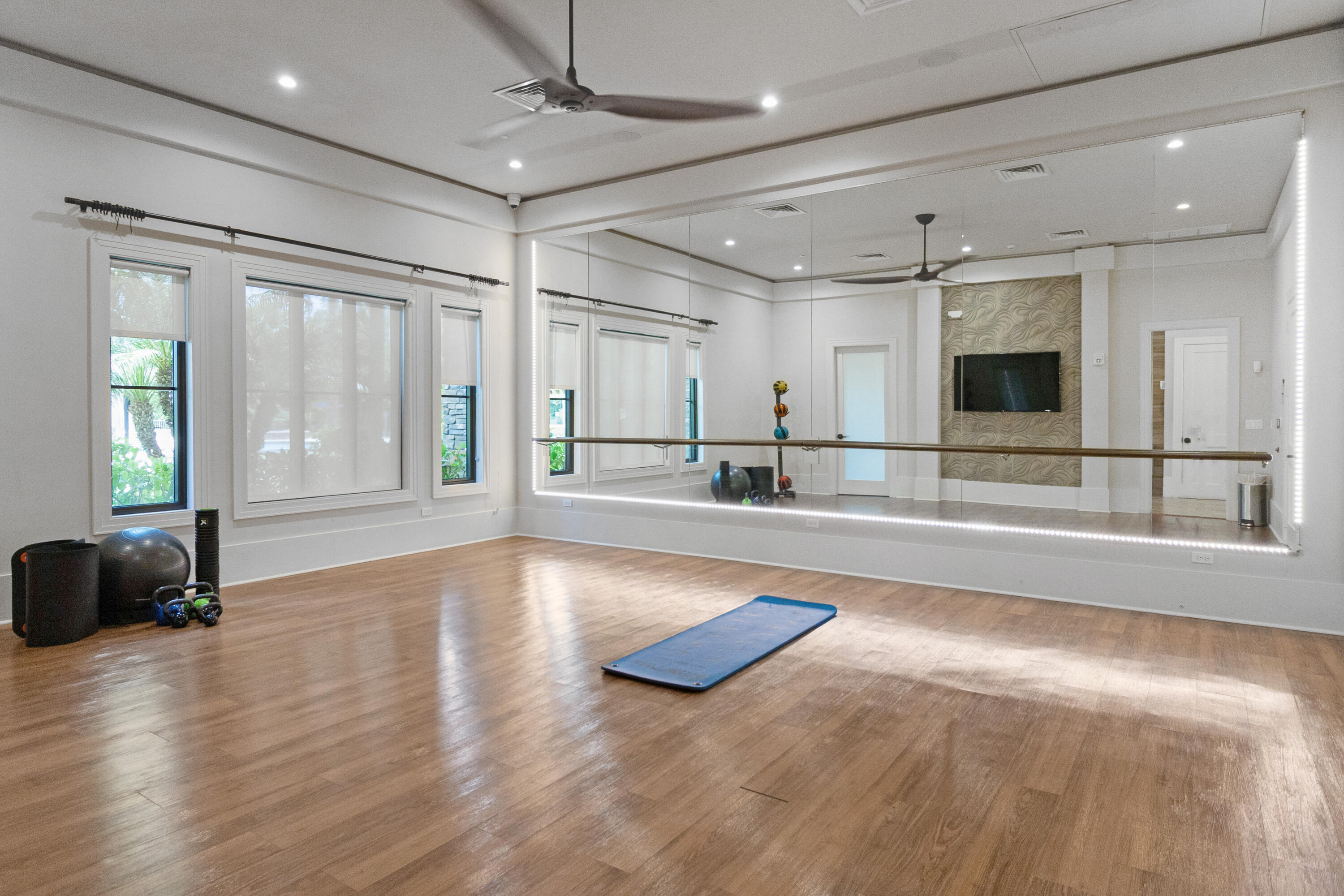 PALM MEADOWS ESTATES - Residential