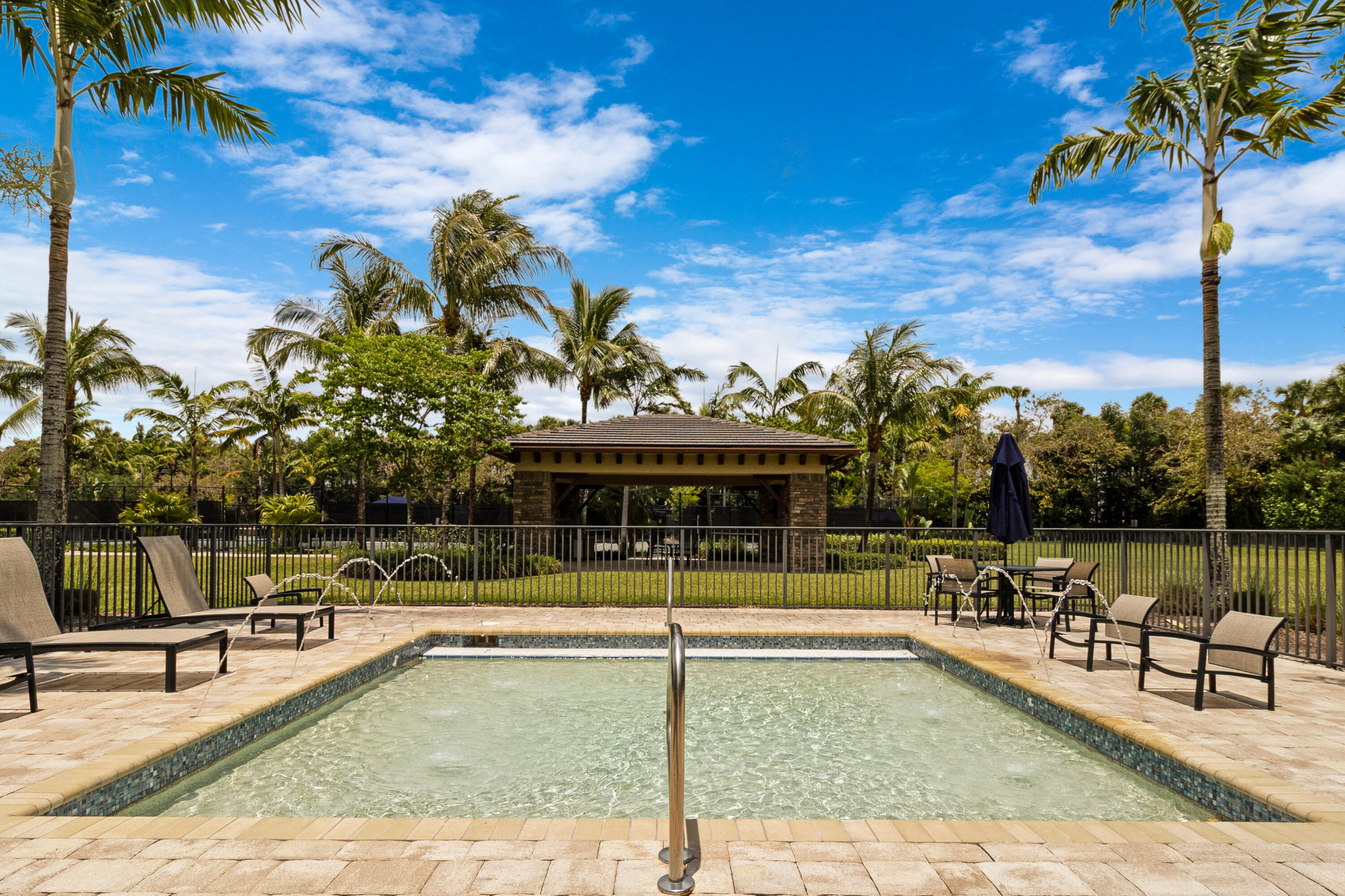 PALM MEADOWS ESTATES - Residential