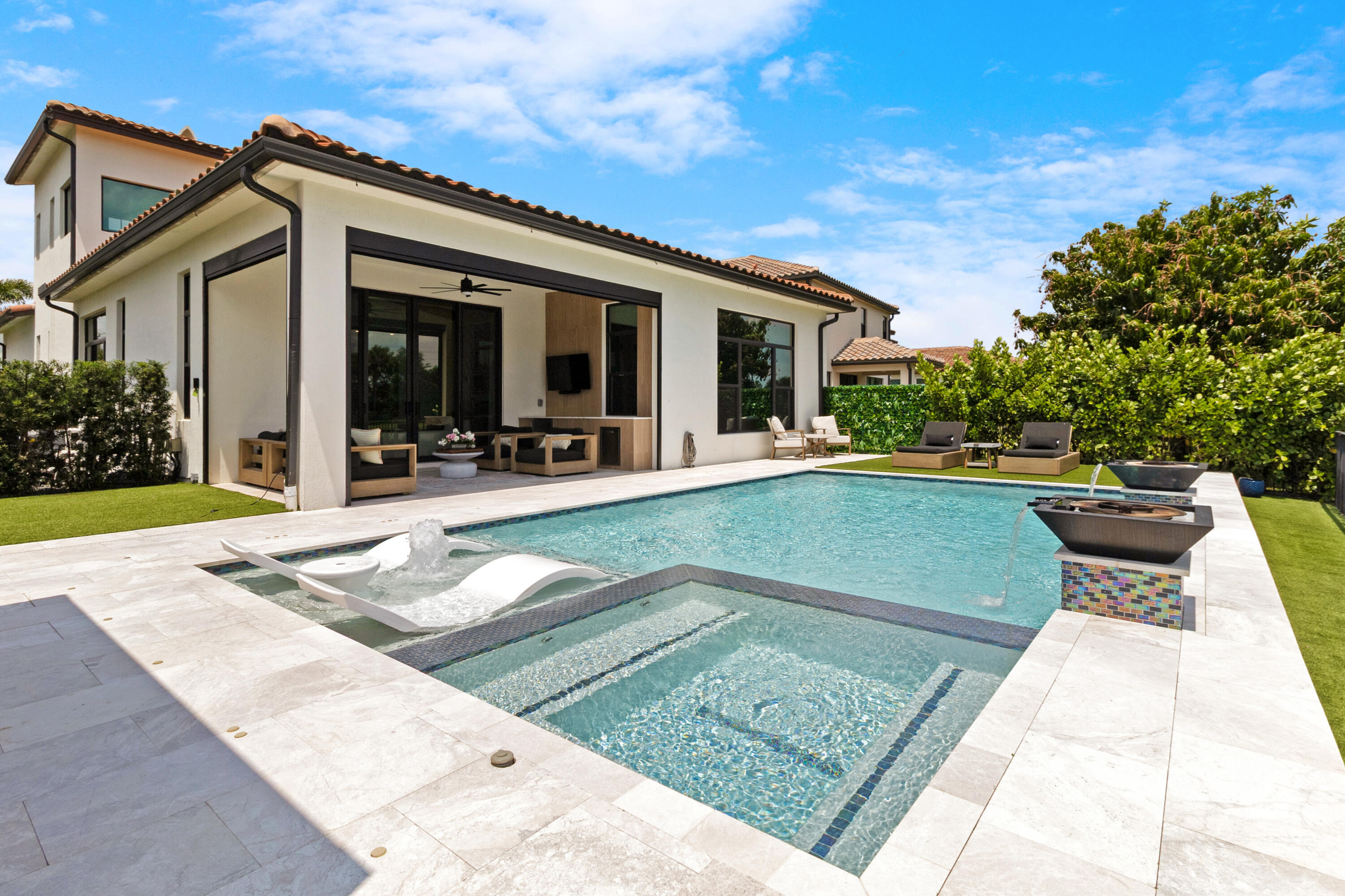 PALM MEADOWS ESTATES - Residential
