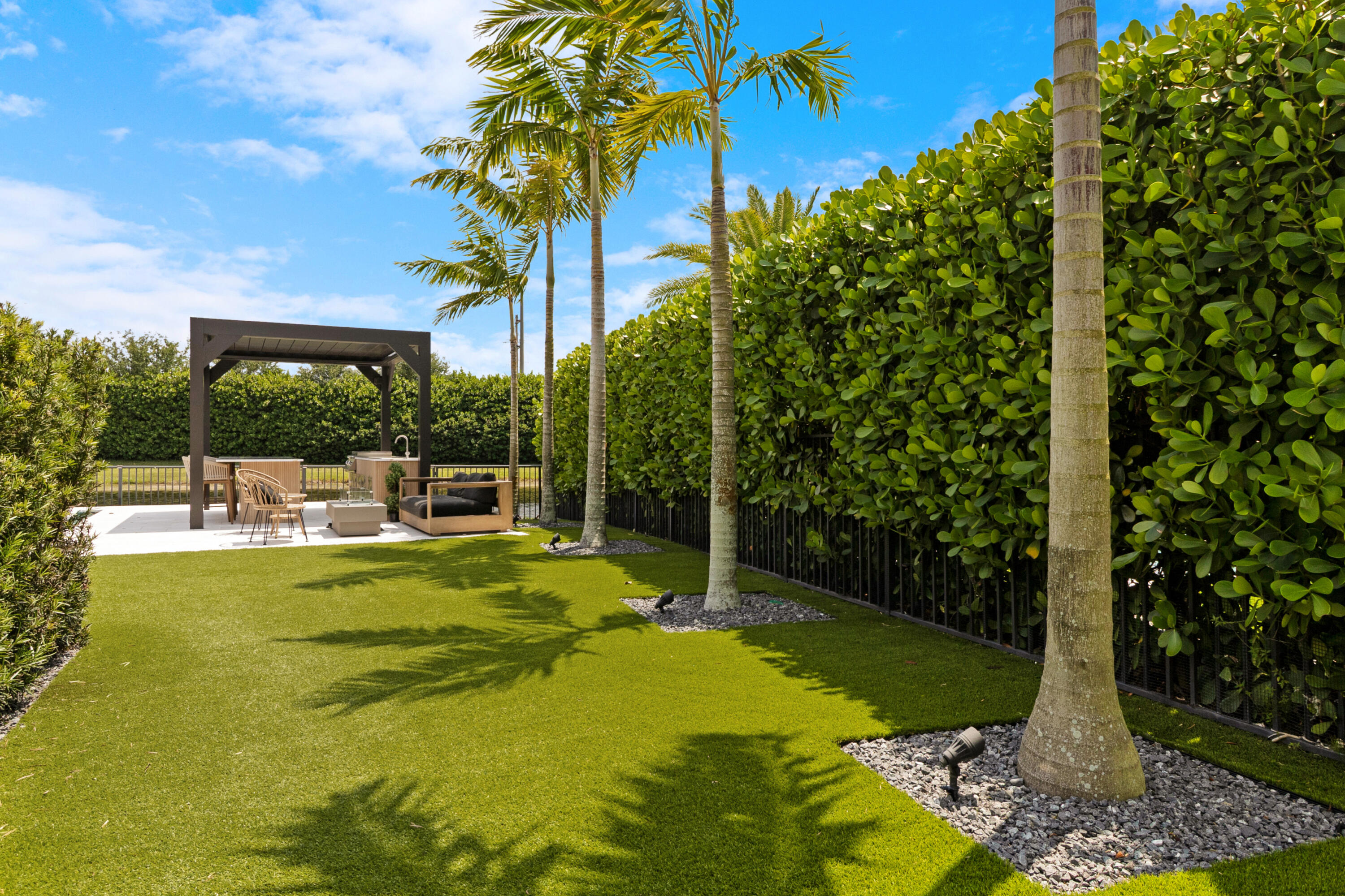 PALM MEADOWS ESTATES - Residential