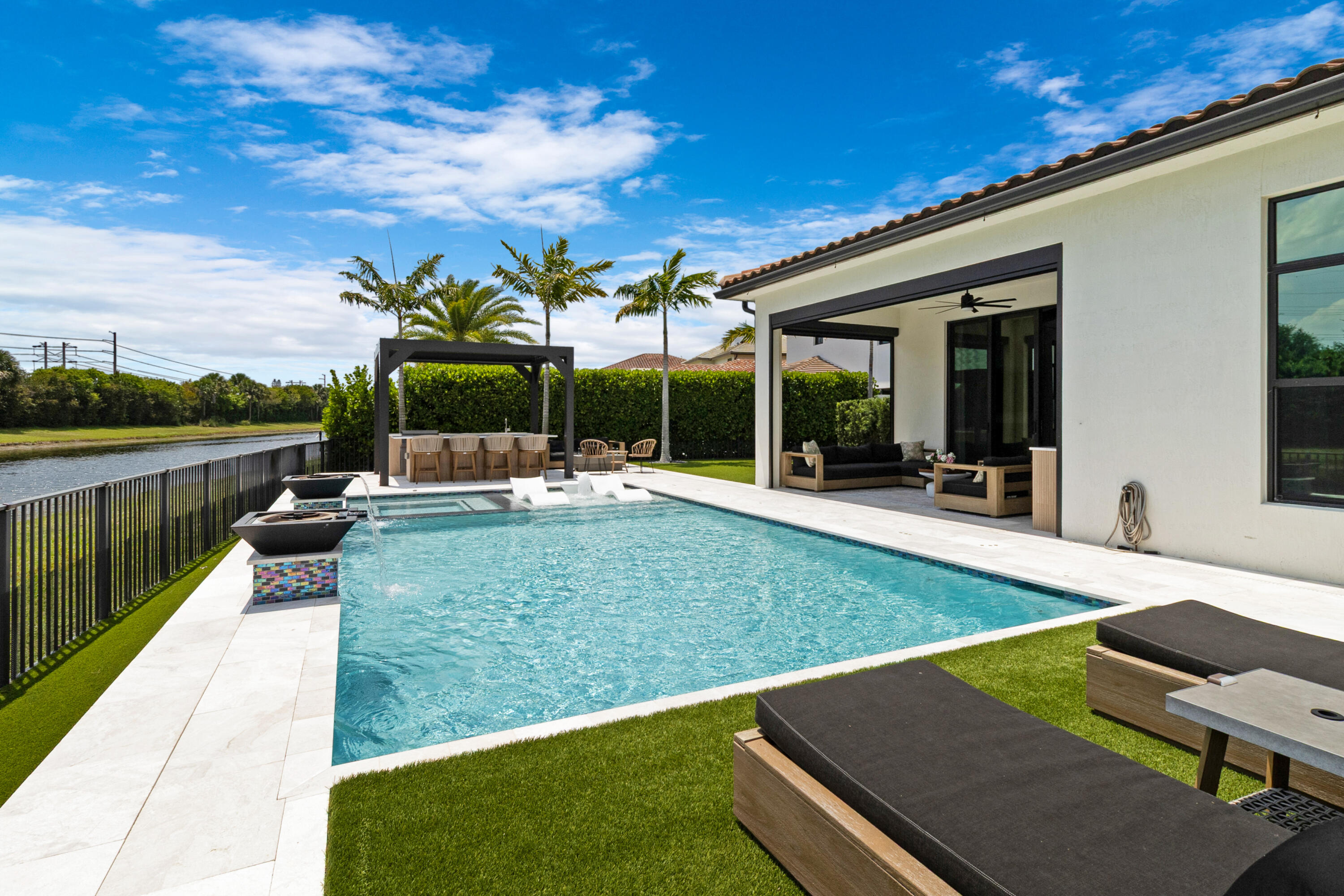 PALM MEADOWS ESTATES - Residential