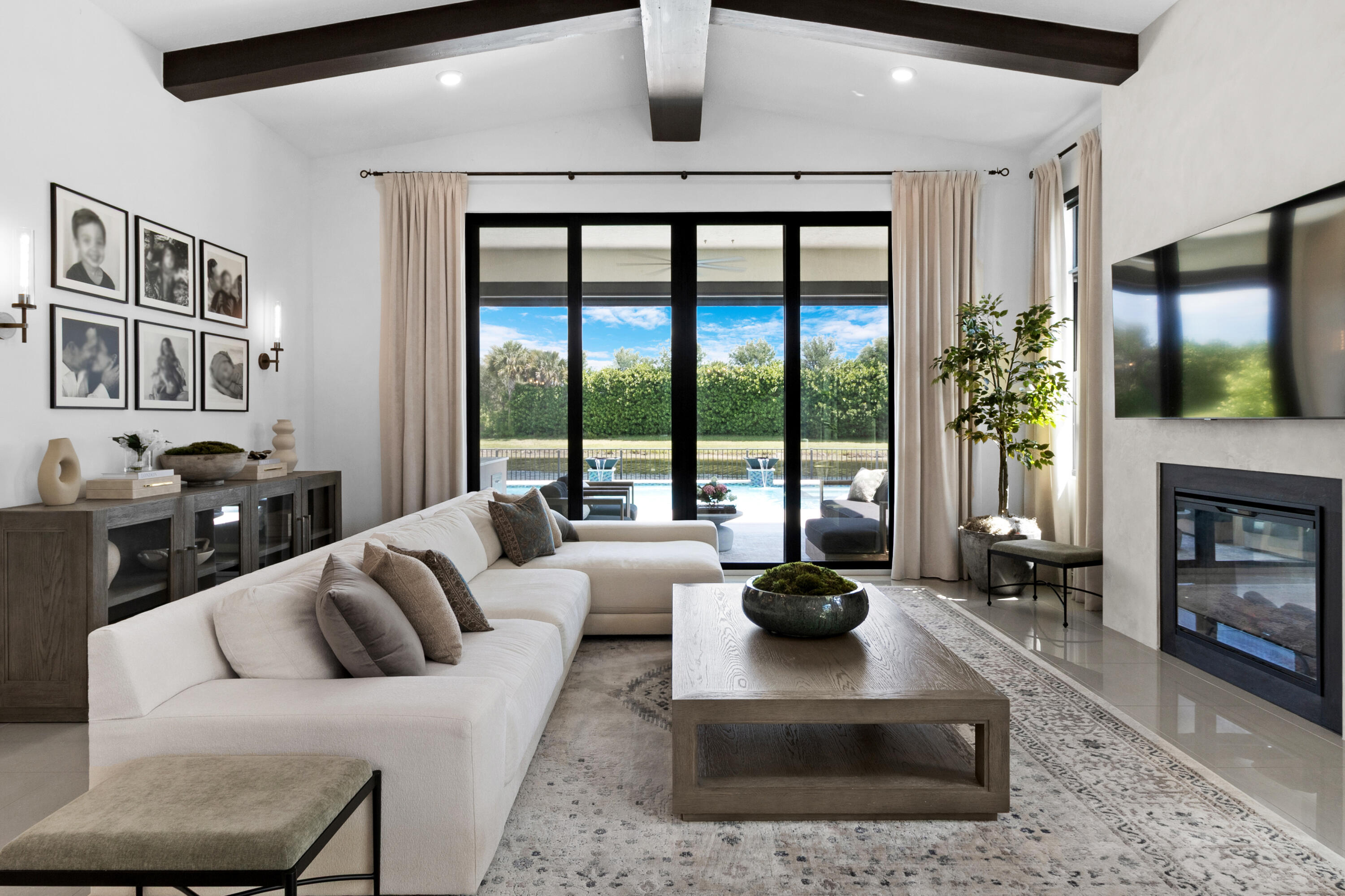 PALM MEADOWS ESTATES - Residential