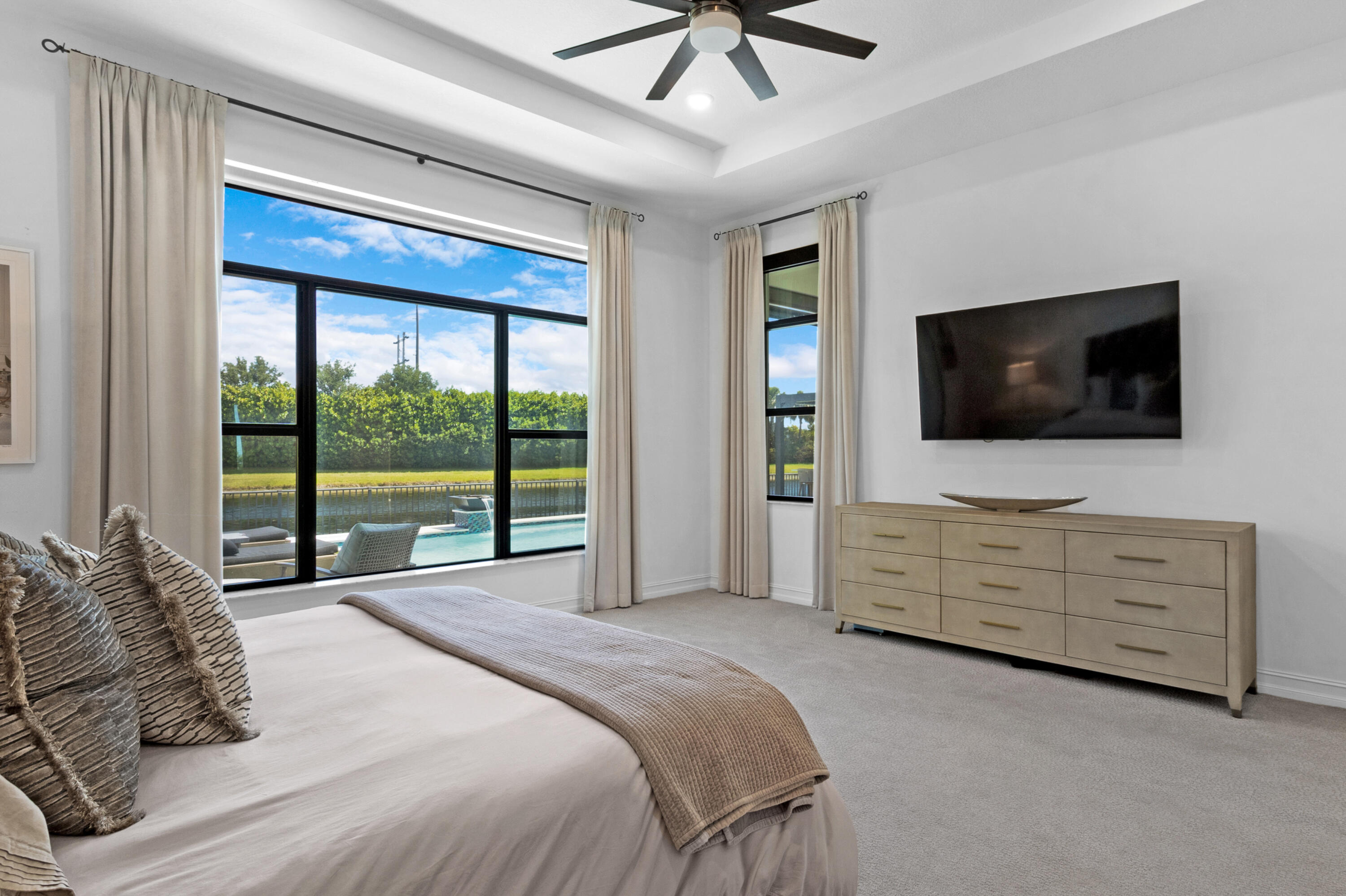 PALM MEADOWS ESTATES - Residential