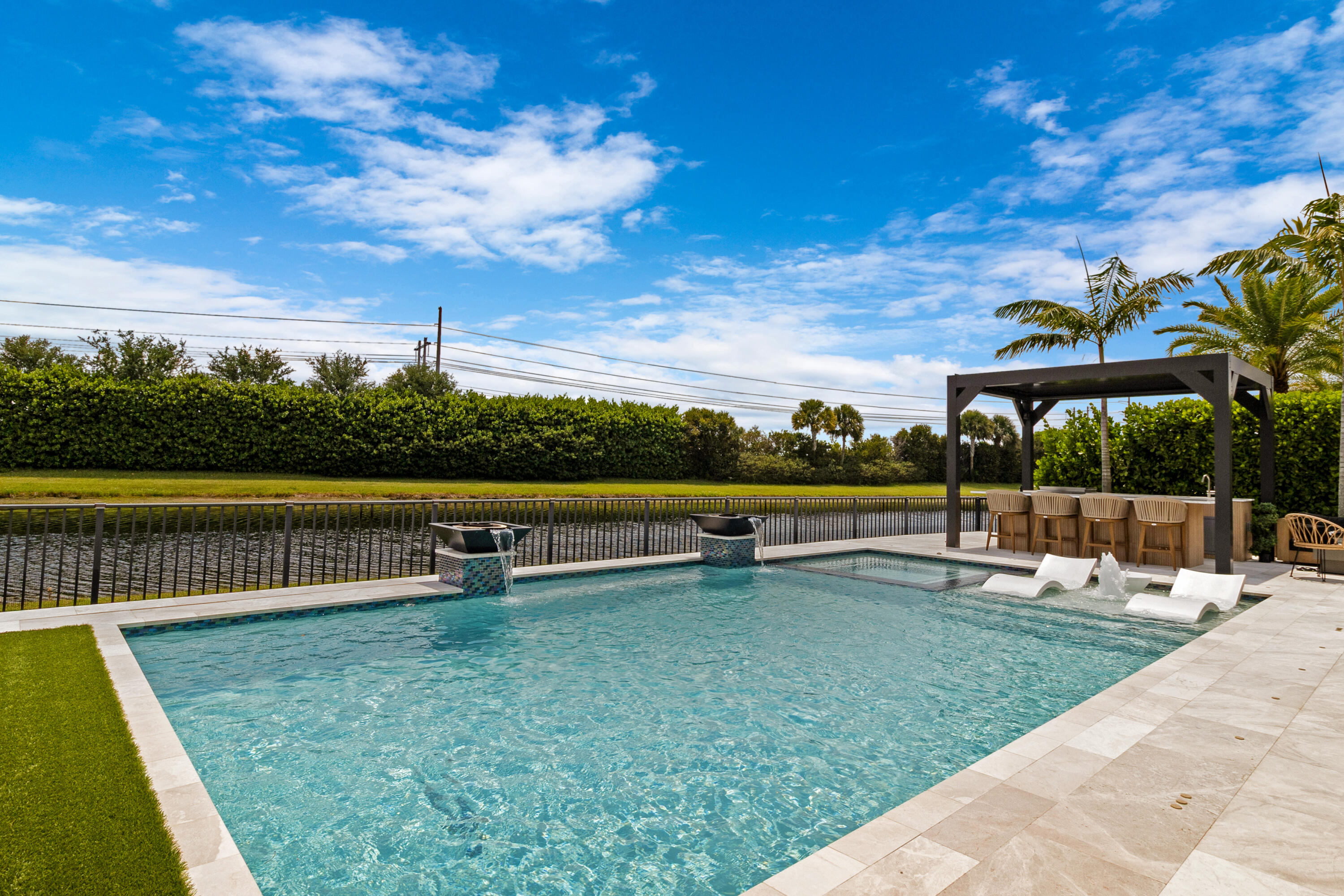 PALM MEADOWS ESTATES - Residential