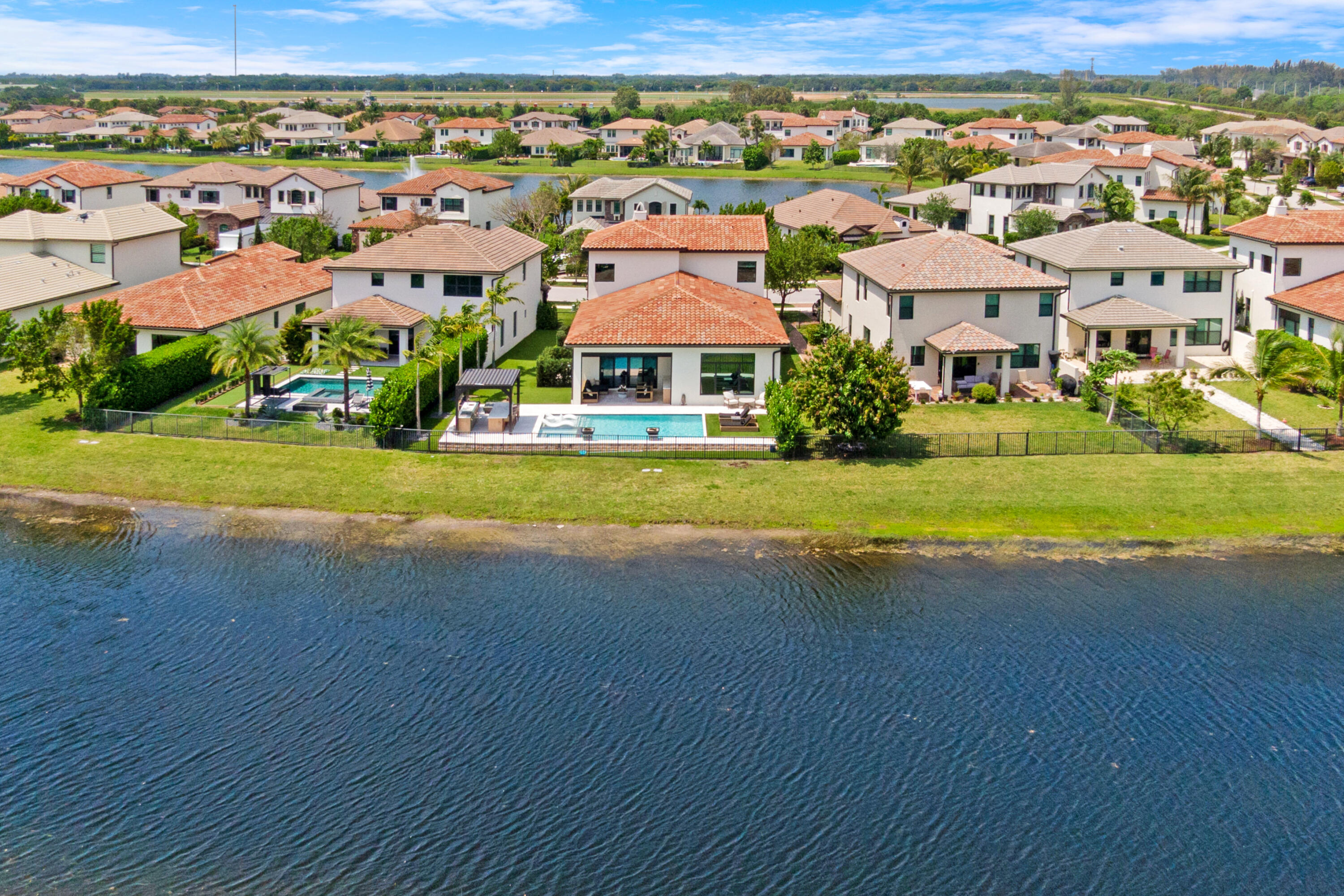 PALM MEADOWS ESTATES - Residential