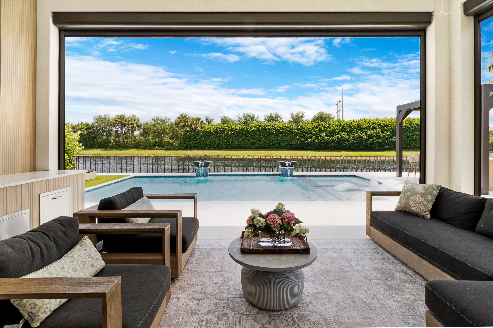 PALM MEADOWS ESTATES - Residential