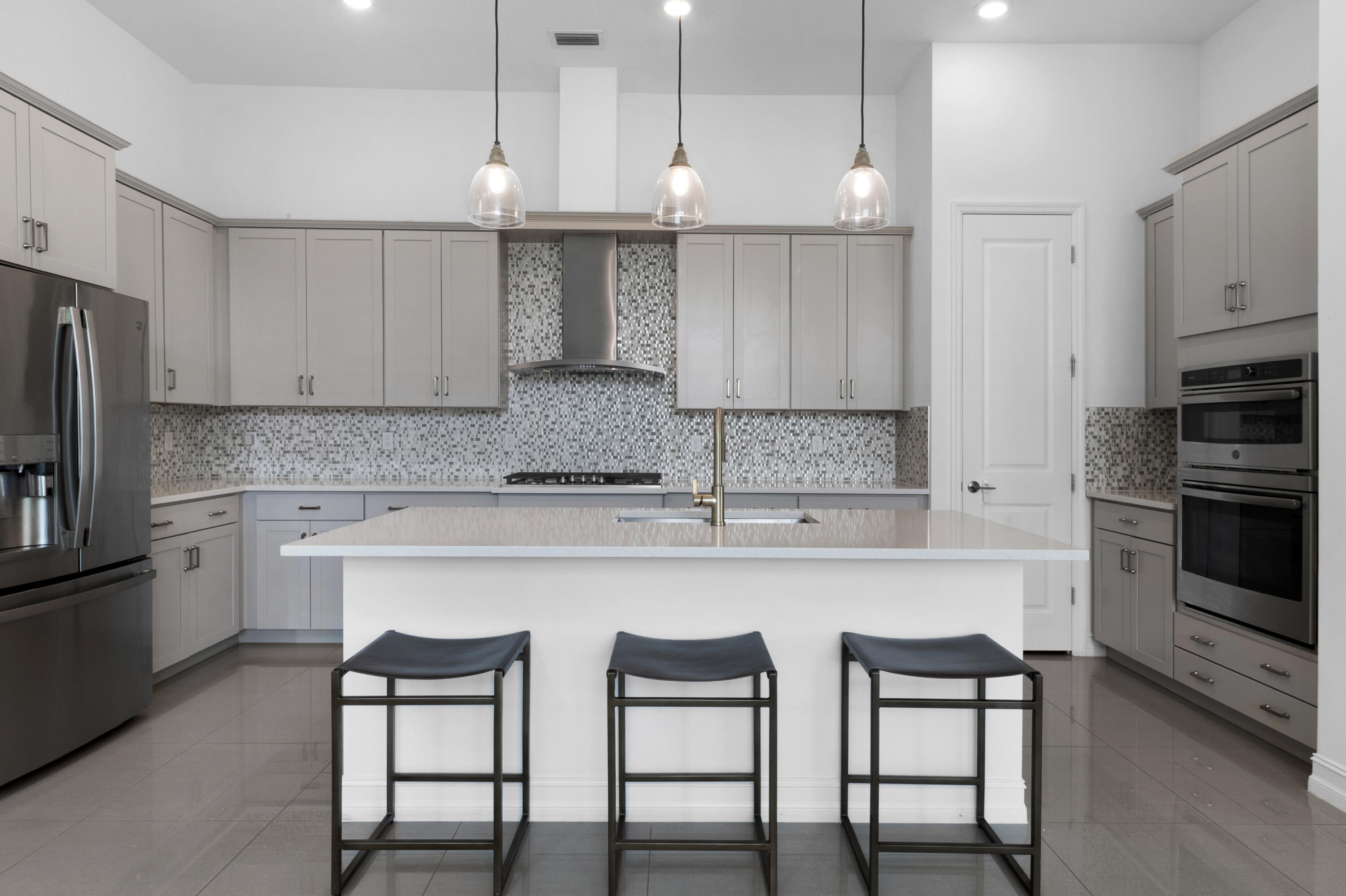 PALM MEADOWS ESTATES - Residential