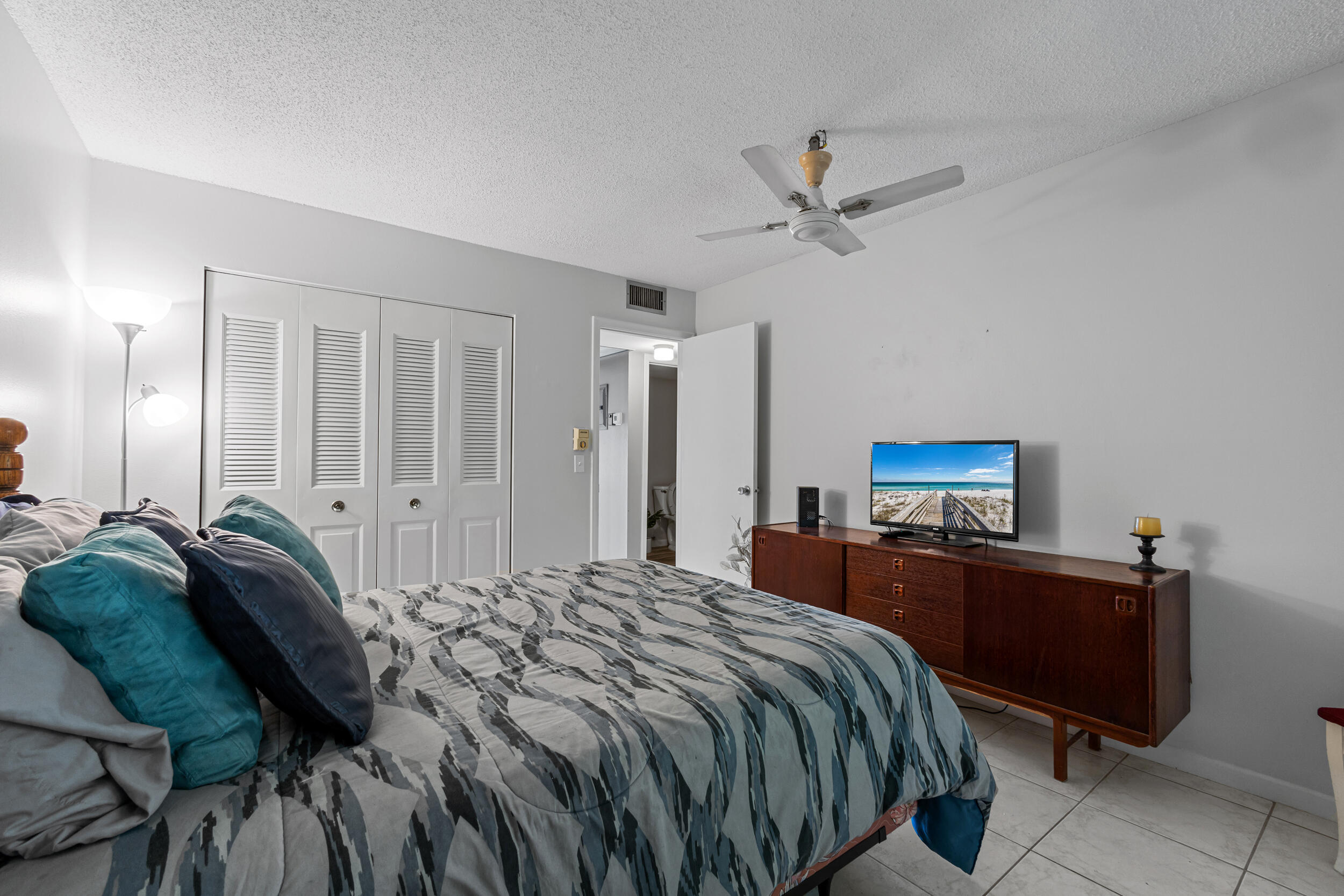 CENTURY VILLAGE -DORCHESTER CONDO - Residential