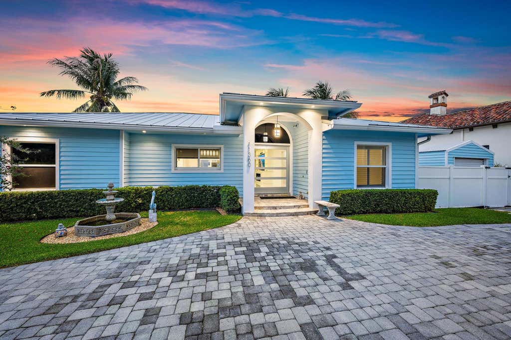 Photo of 11360 W Teach Road, Palm Beach Gardens, FL 33410 (MLS # B26043230)