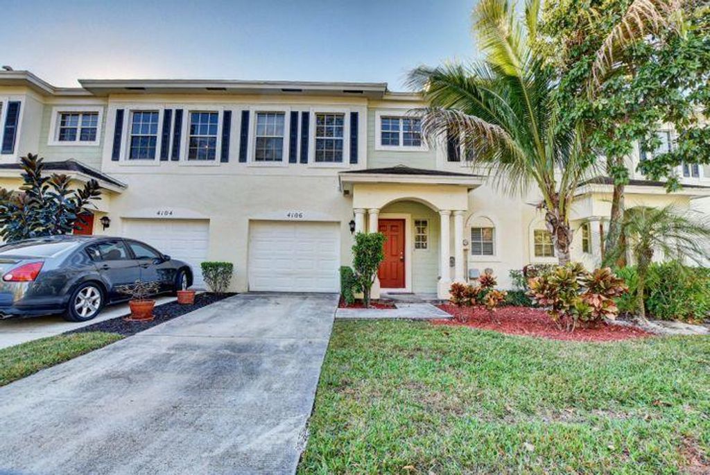 Photo of 4106 Emerald Vis, Lake Worth Beach, FL 33461 (MLS # R10727145)