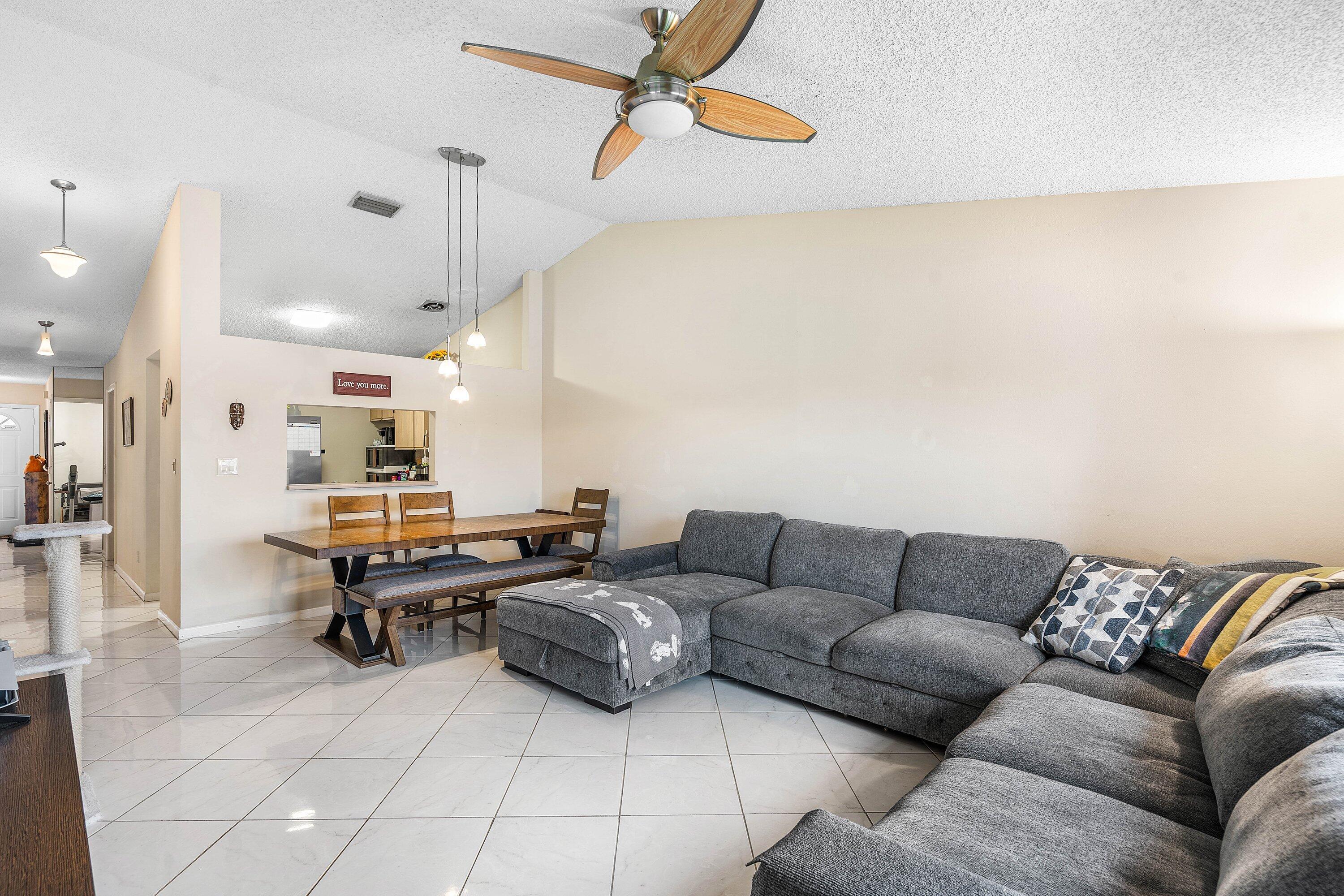 7614 NW 99th Terrace