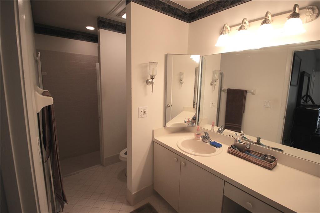 MEADOWS 300 - Residential