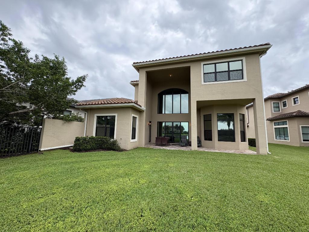 SEVEN BRIDGES - Residential Lease