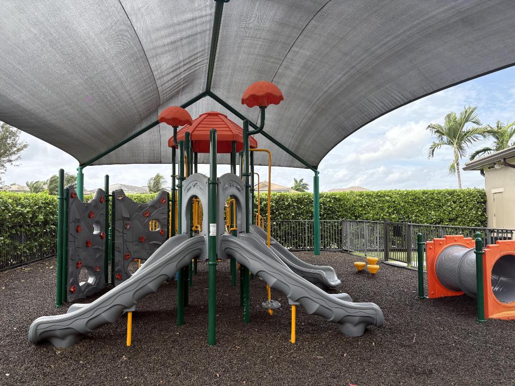 SEVEN BRIDGES - Residential Lease