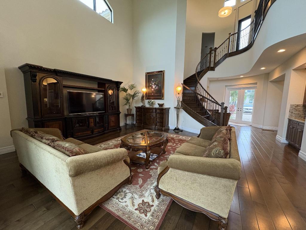 SEVEN BRIDGES - Residential Lease