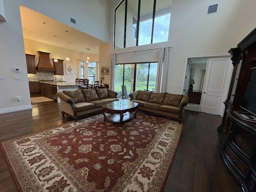 SEVEN BRIDGES - Residential Lease