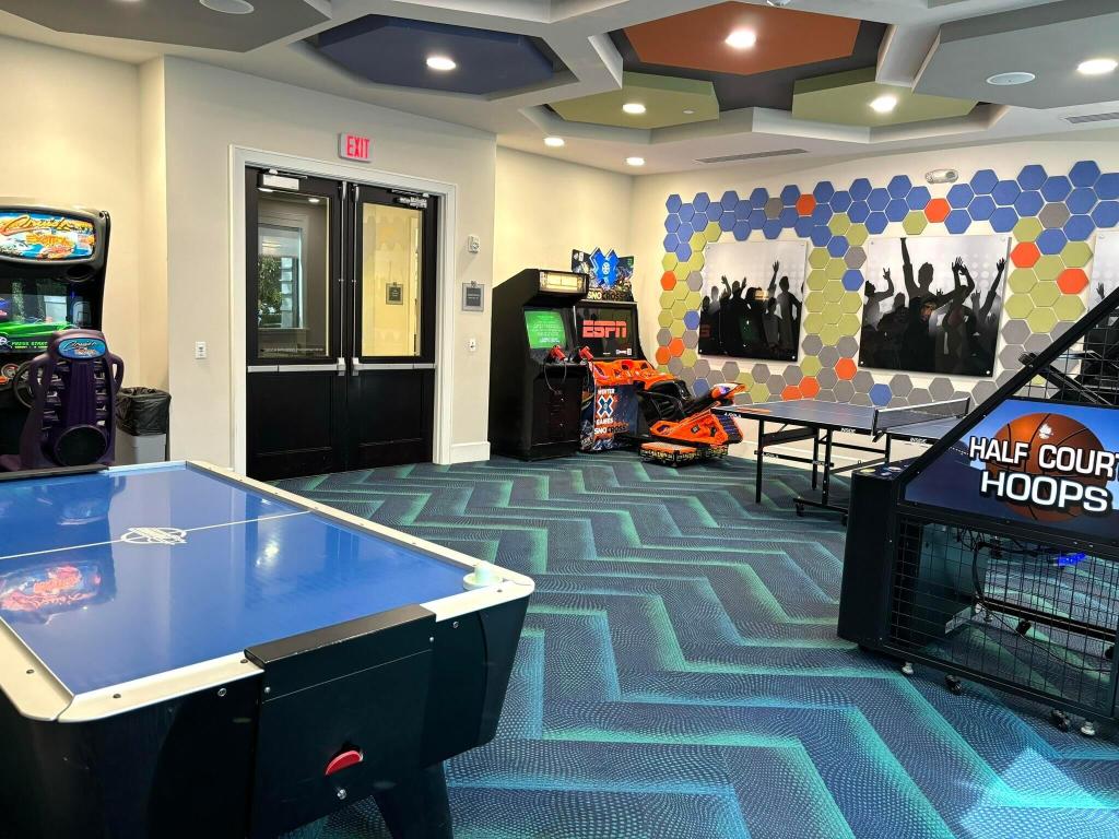 SEVEN BRIDGES - Residential Lease