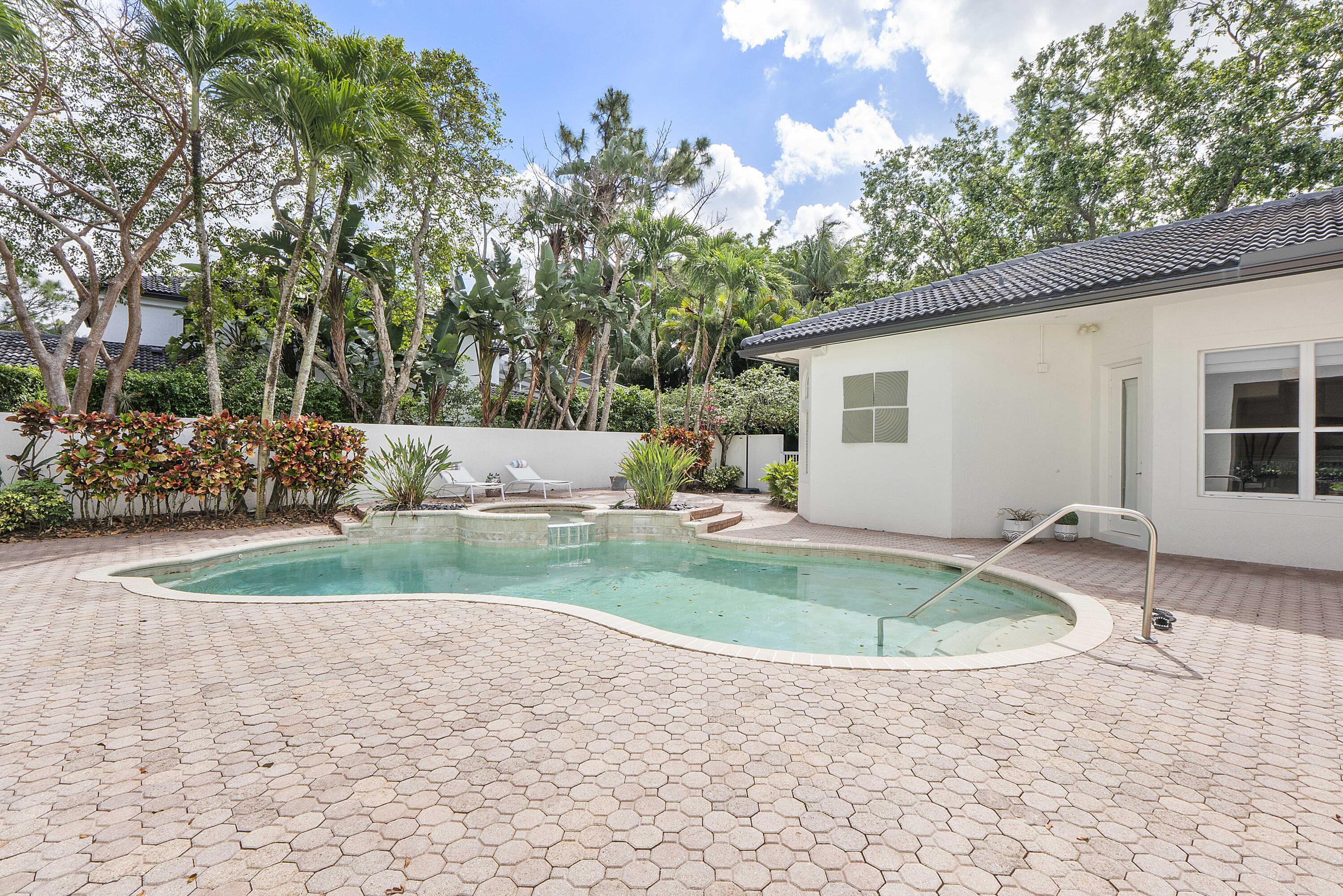 IN THE PINES - Residential