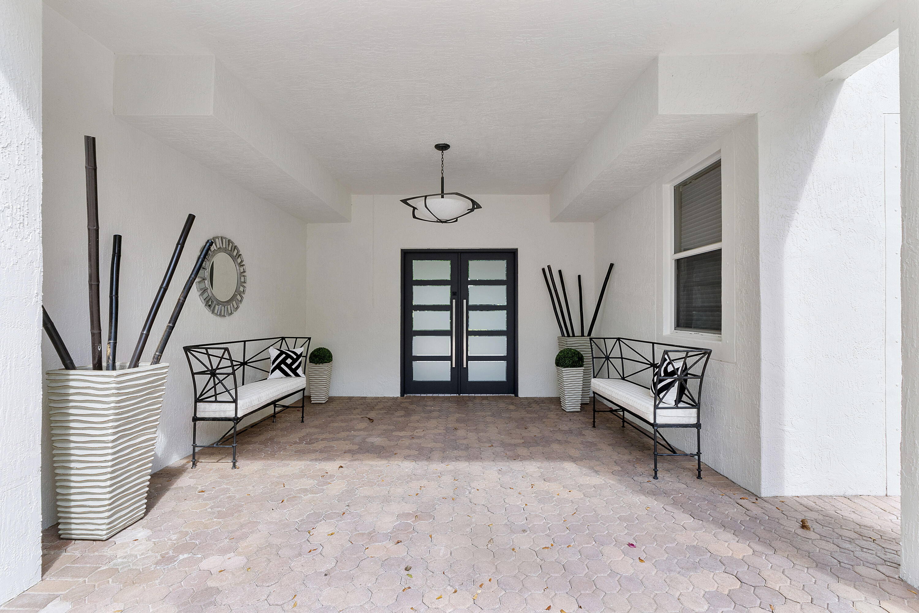 6015 Pinewood Avenue