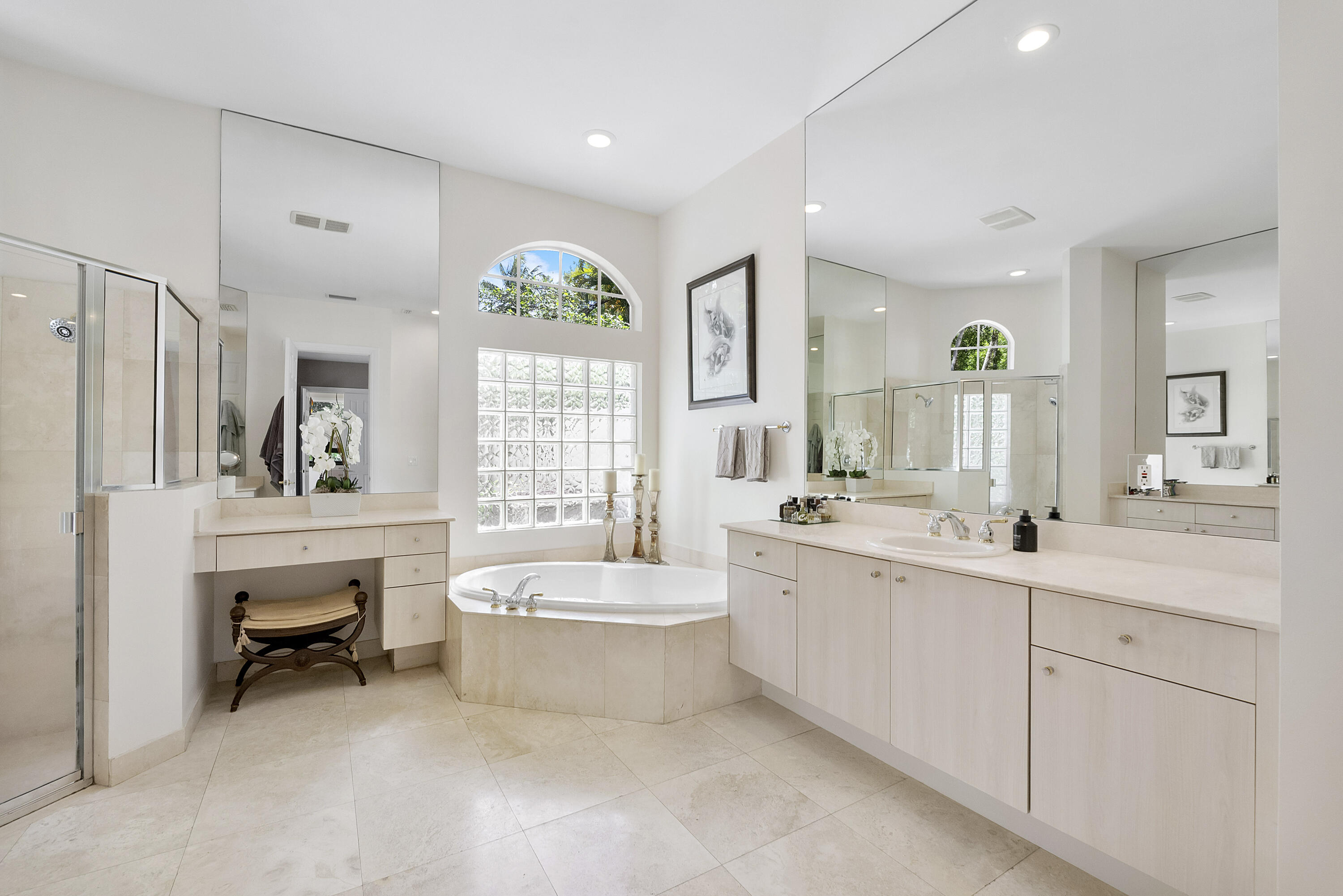 IN THE PINES - Residential