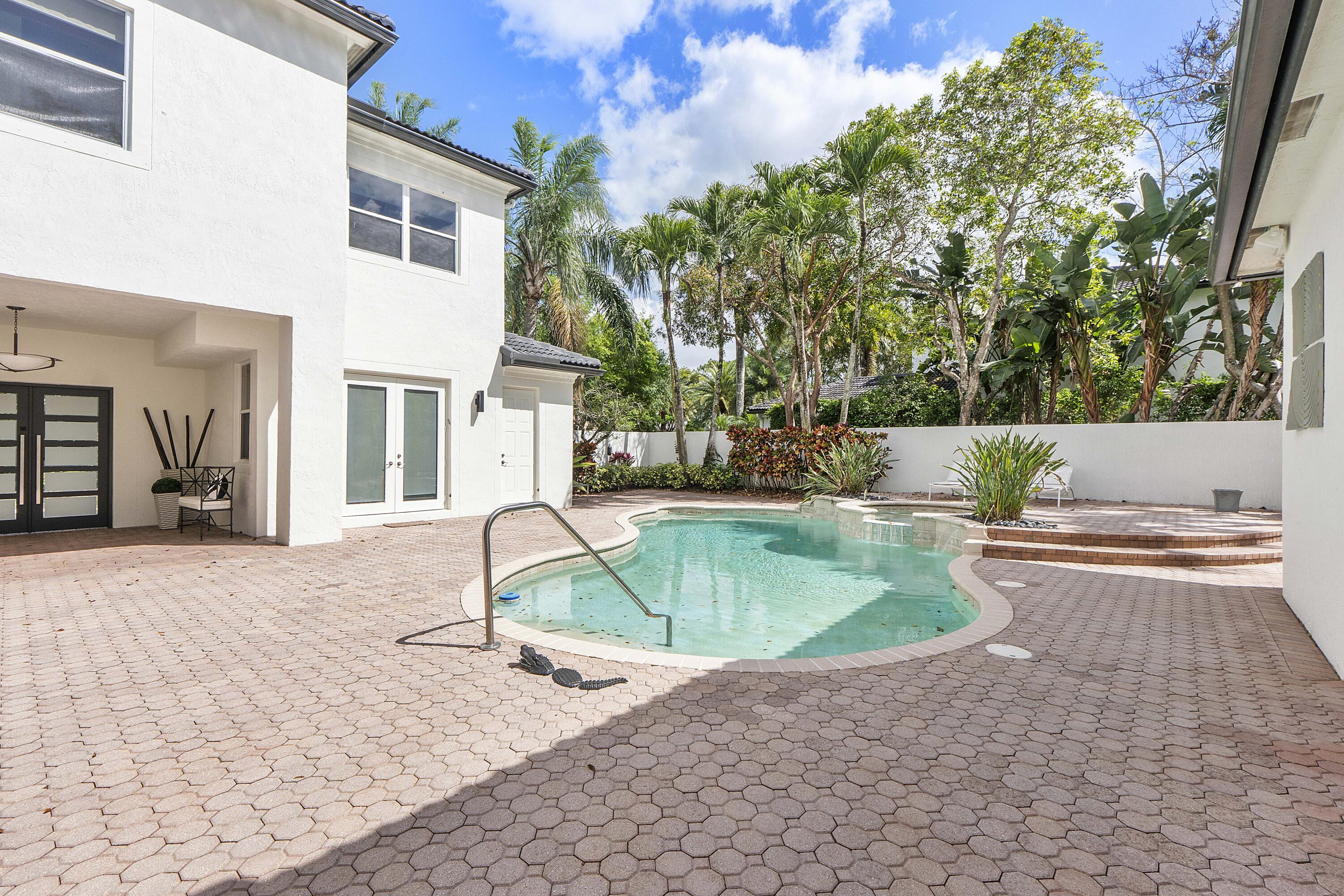 IN THE PINES - Residential