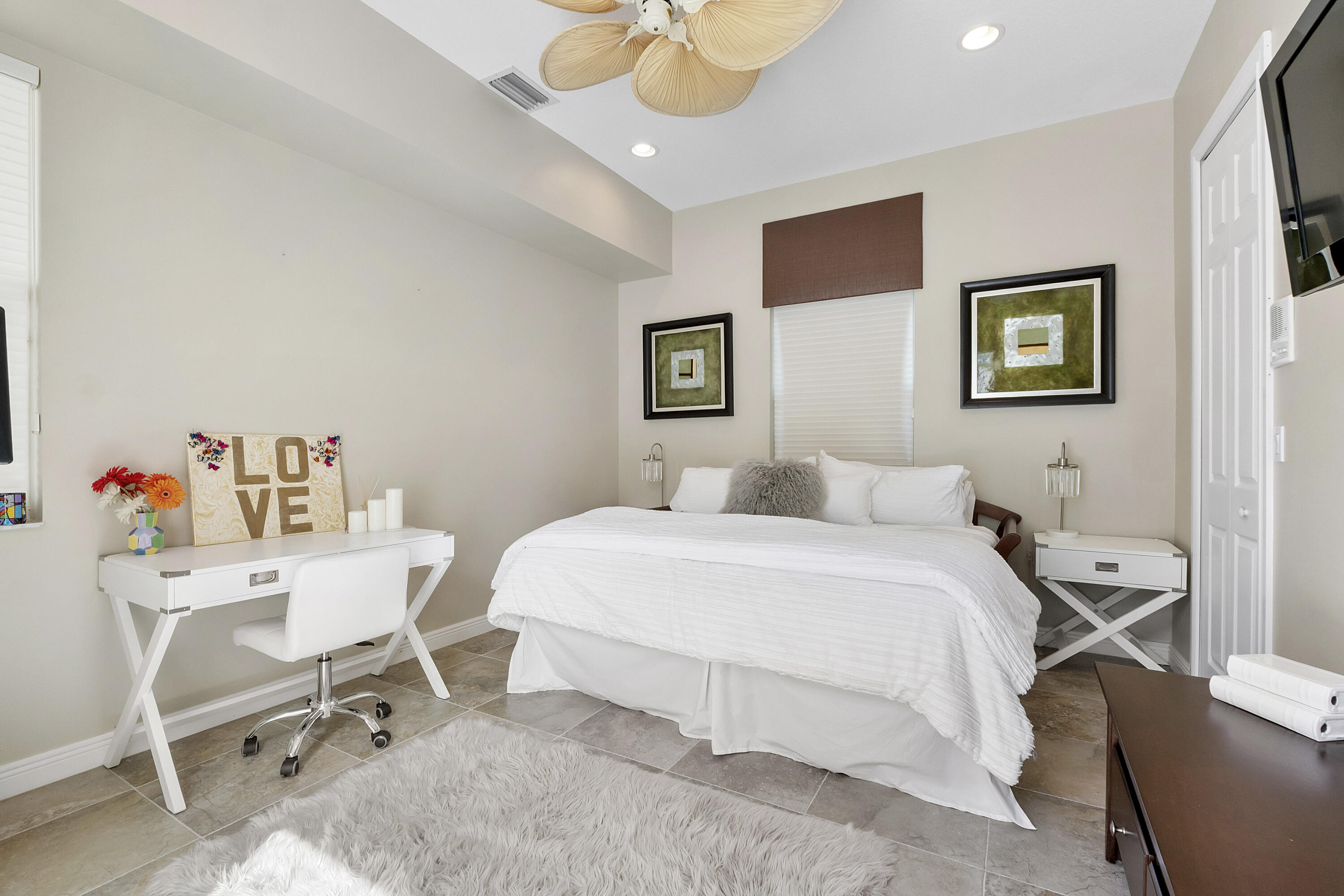 IN THE PINES - Residential