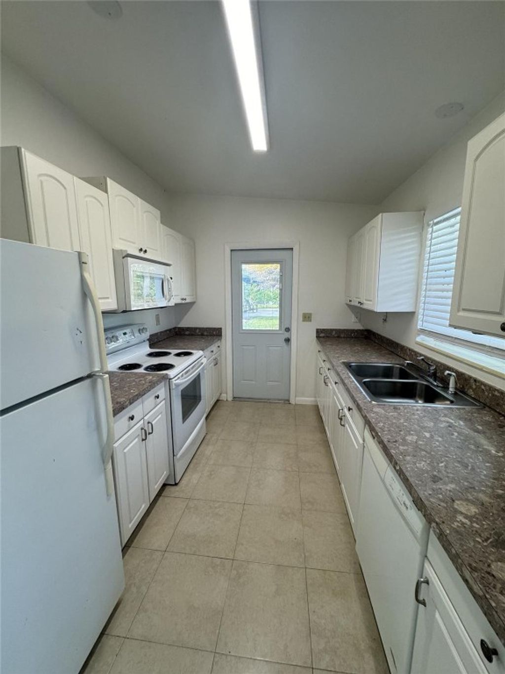 Photo of 230 SE 4th Avenue, Boynton Beach, FL 33435 (MLS # F10542431)