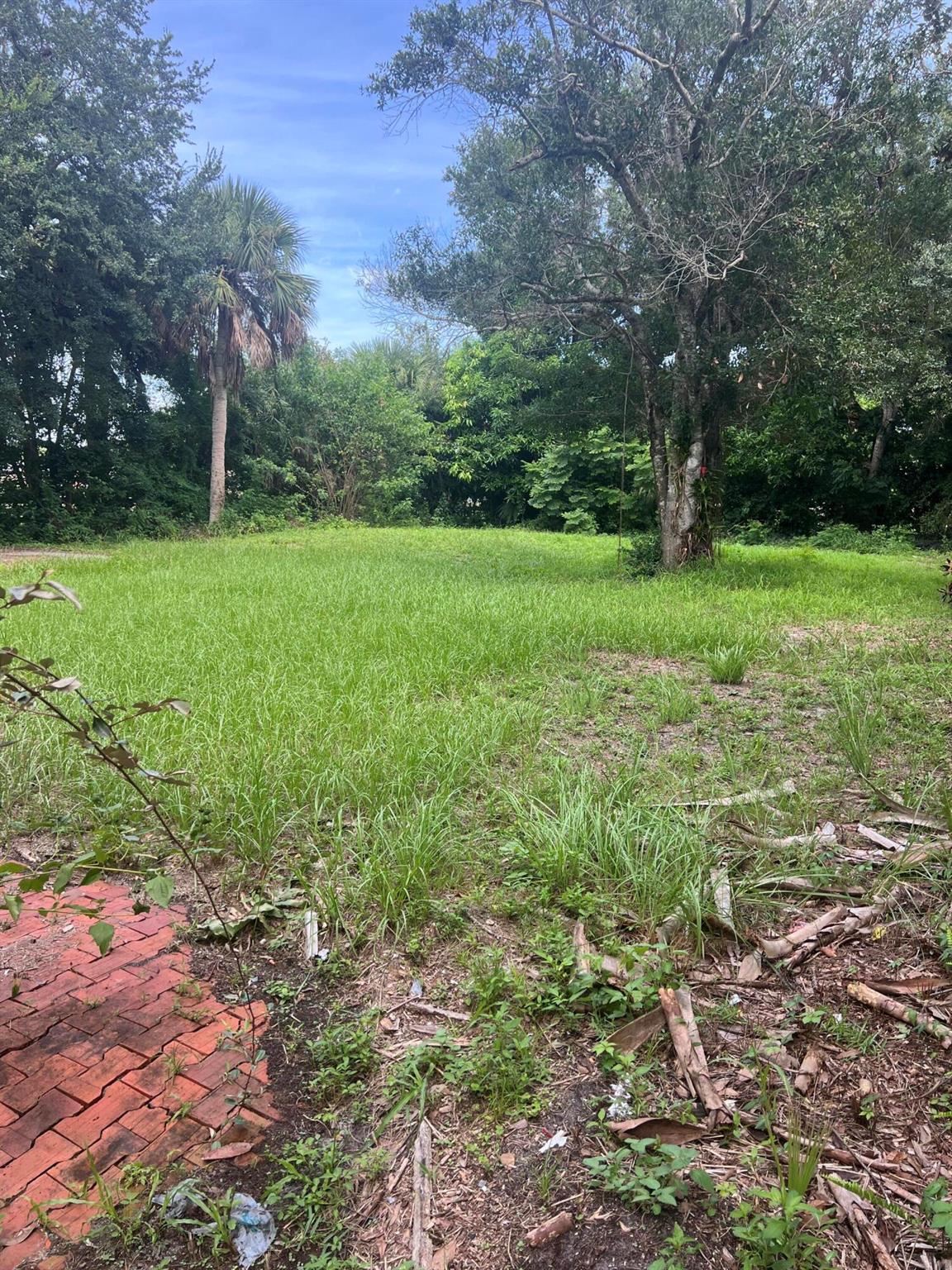 View photos, virtual tours, details... 1050 20th Avenue