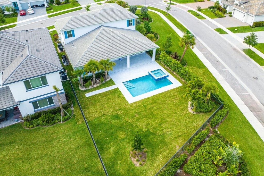 Photo of 12289 Waterstone Circle, Palm Beach Gardens, FL 33412 (MLS # R10981190)