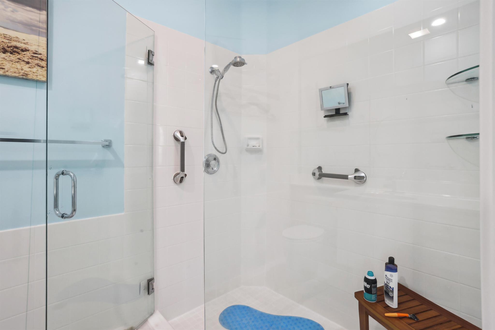 RIVERWALK - Residential