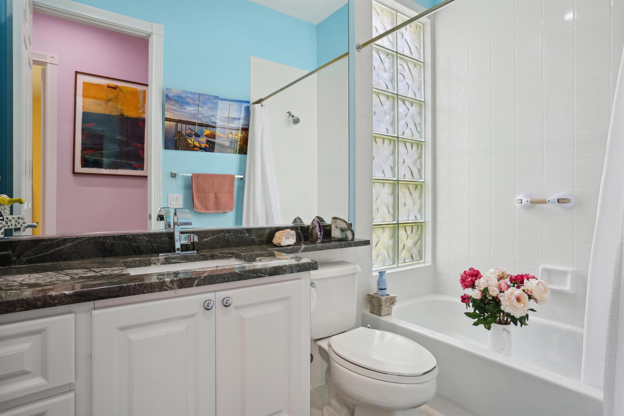 RIVERWALK - Residential