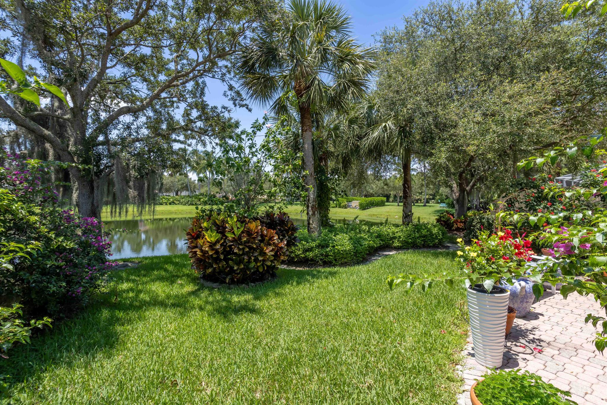 RIVERWALK - Residential