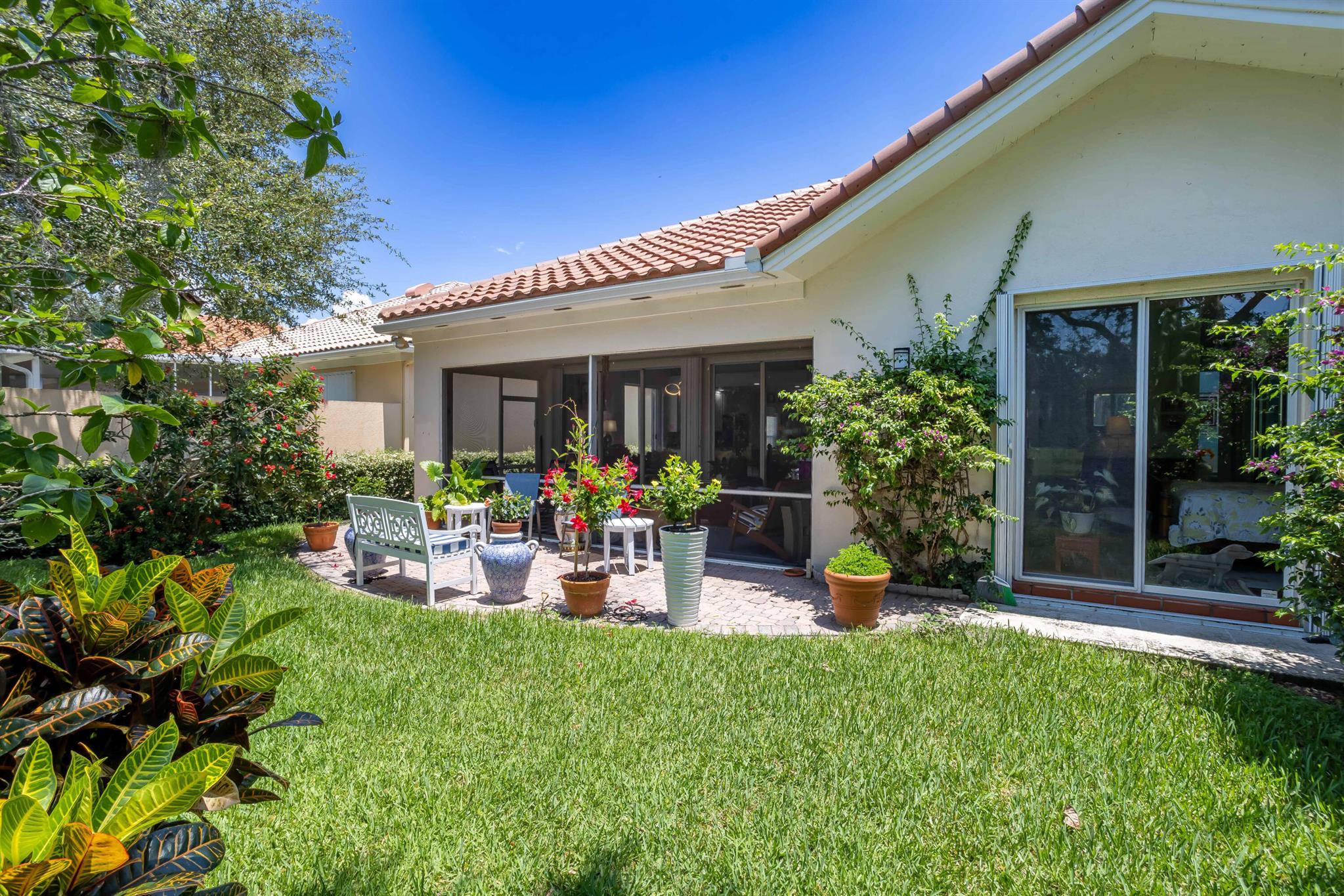 RIVERWALK - Residential