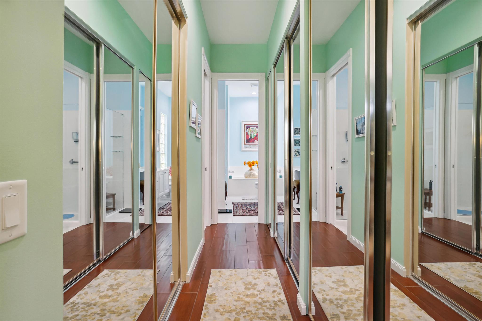 RIVERWALK - Residential