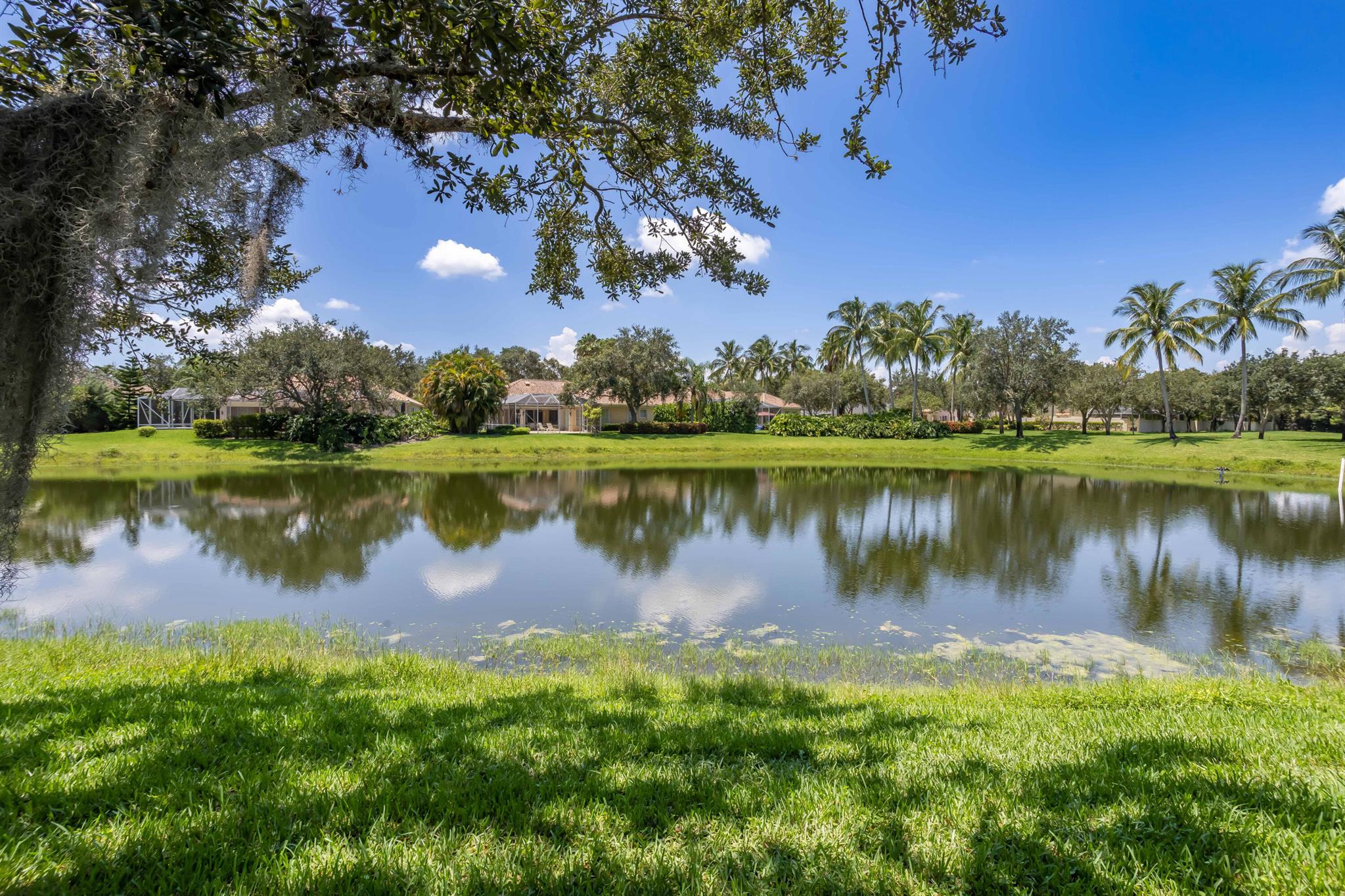 RIVERWALK - Residential