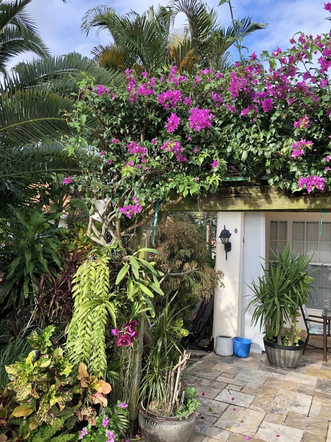 RIVERWALK - Residential