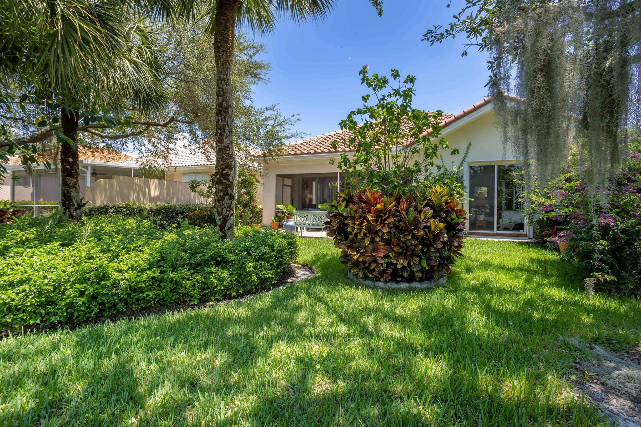 RIVERWALK - Residential