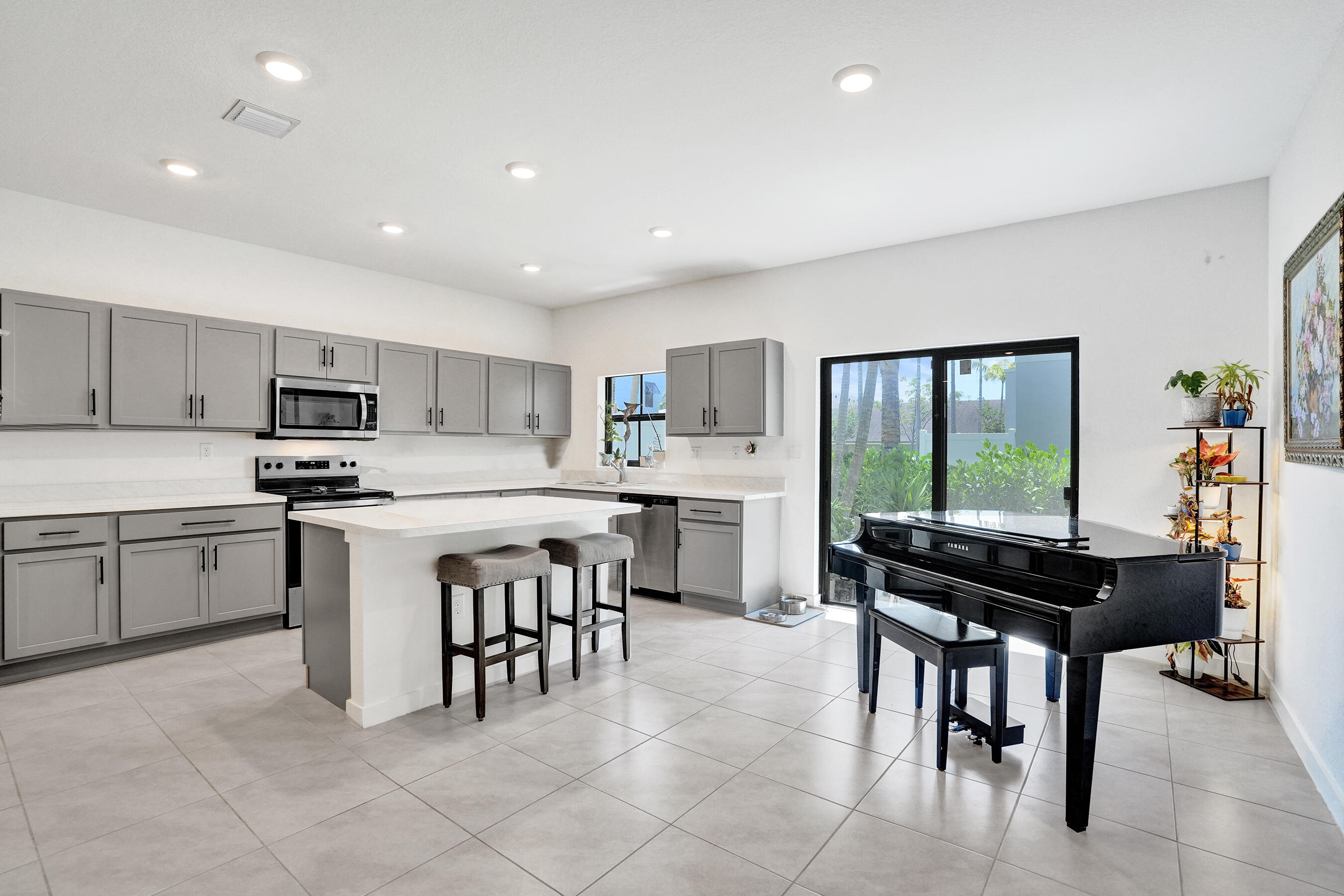 HIGHLAND OAKS - Residential