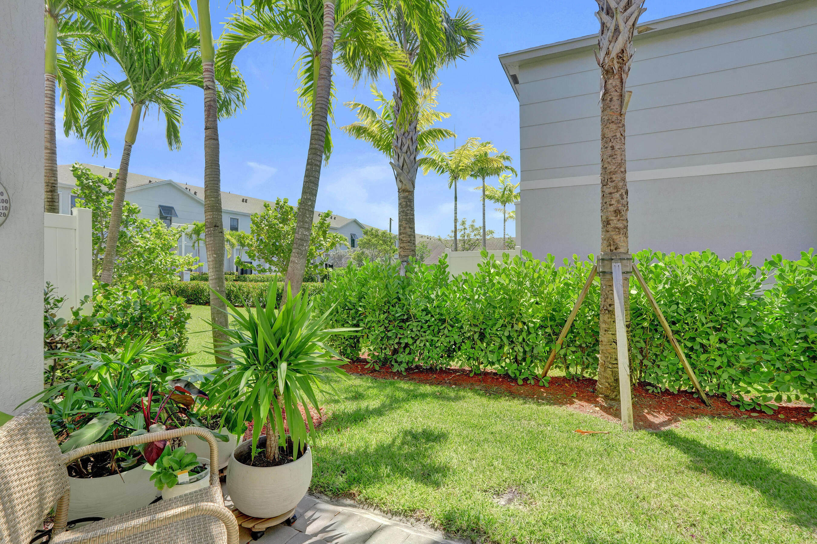 HIGHLAND OAKS - Residential
