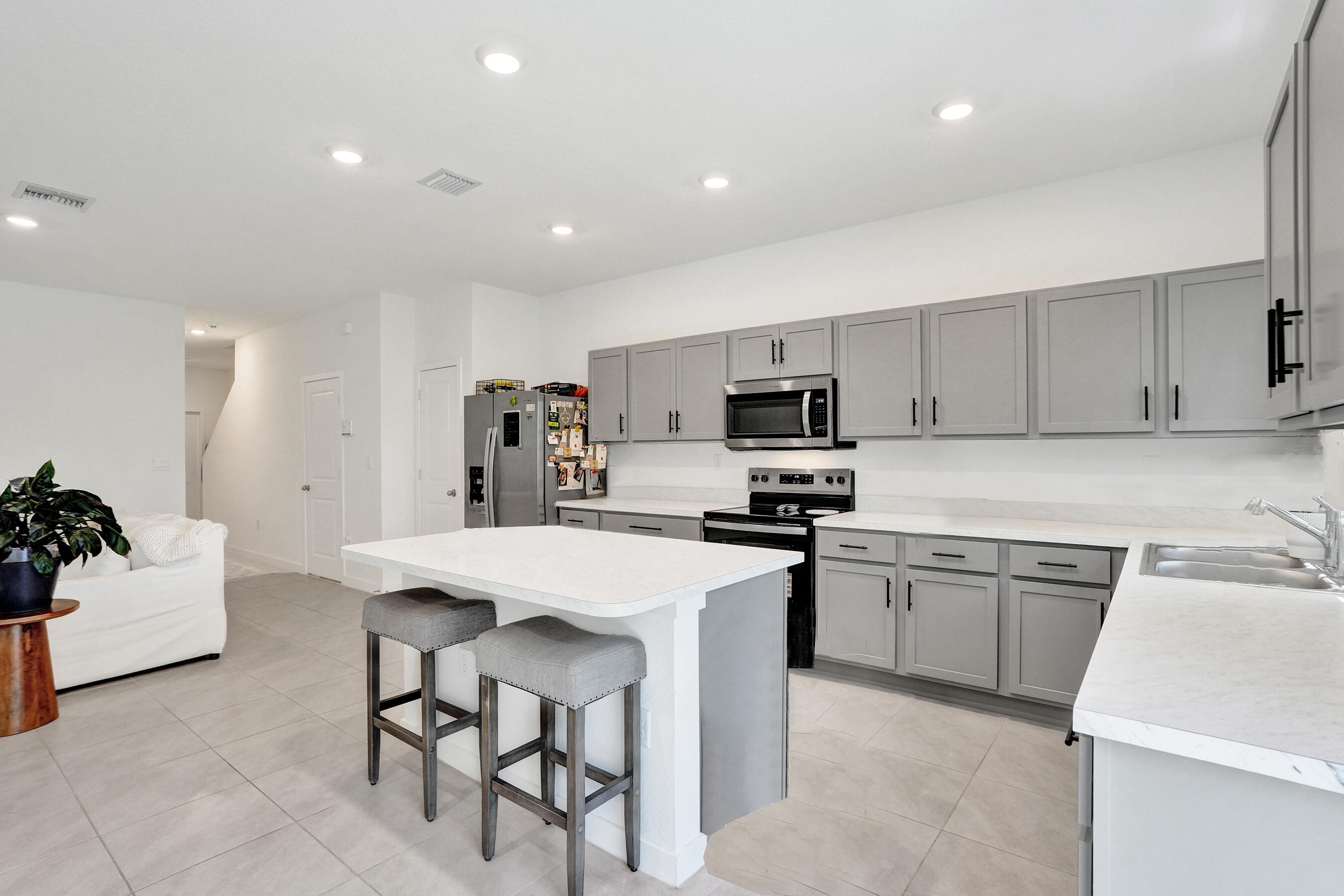 HIGHLAND OAKS - Residential
