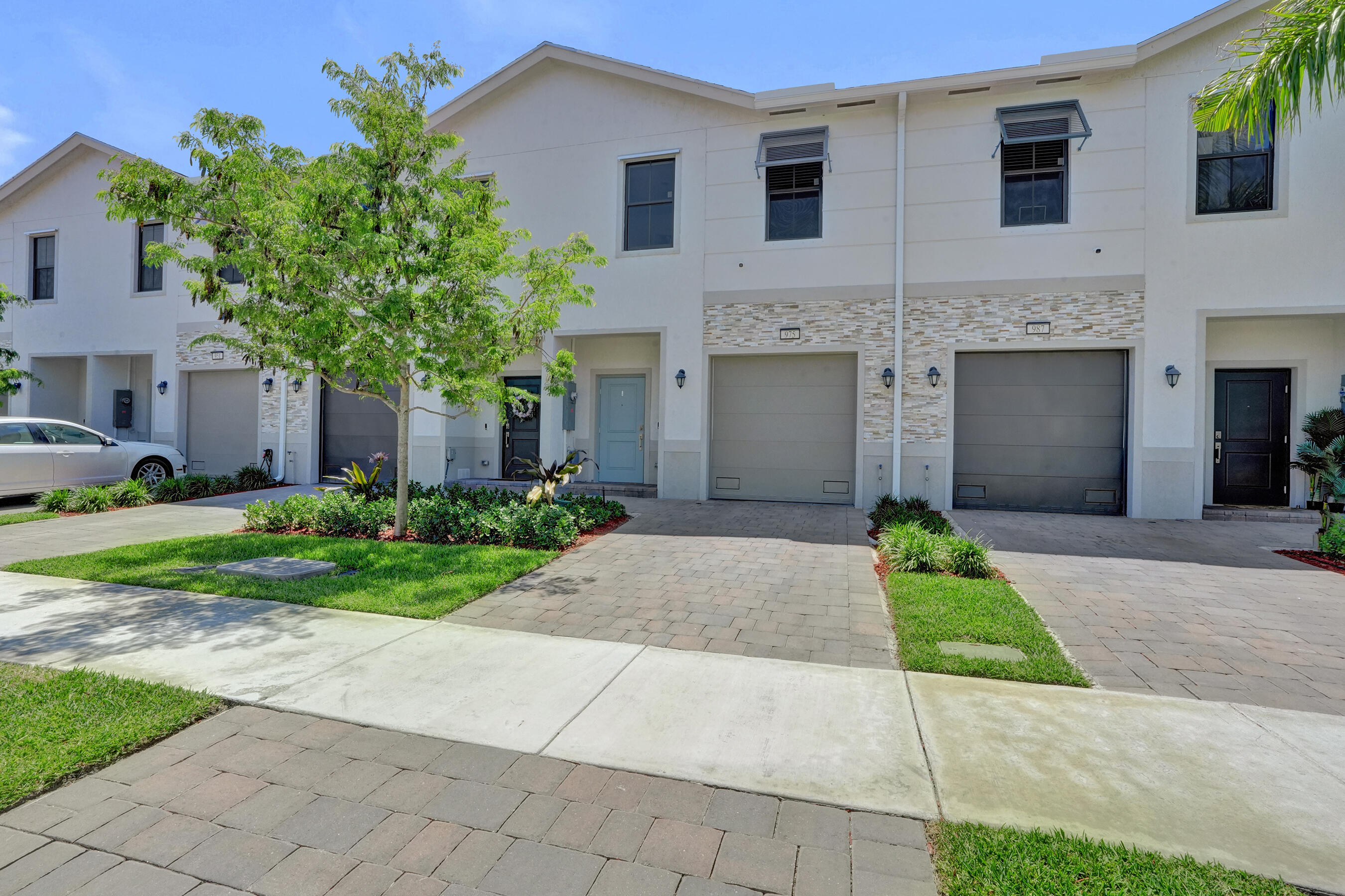 HIGHLAND OAKS - Residential