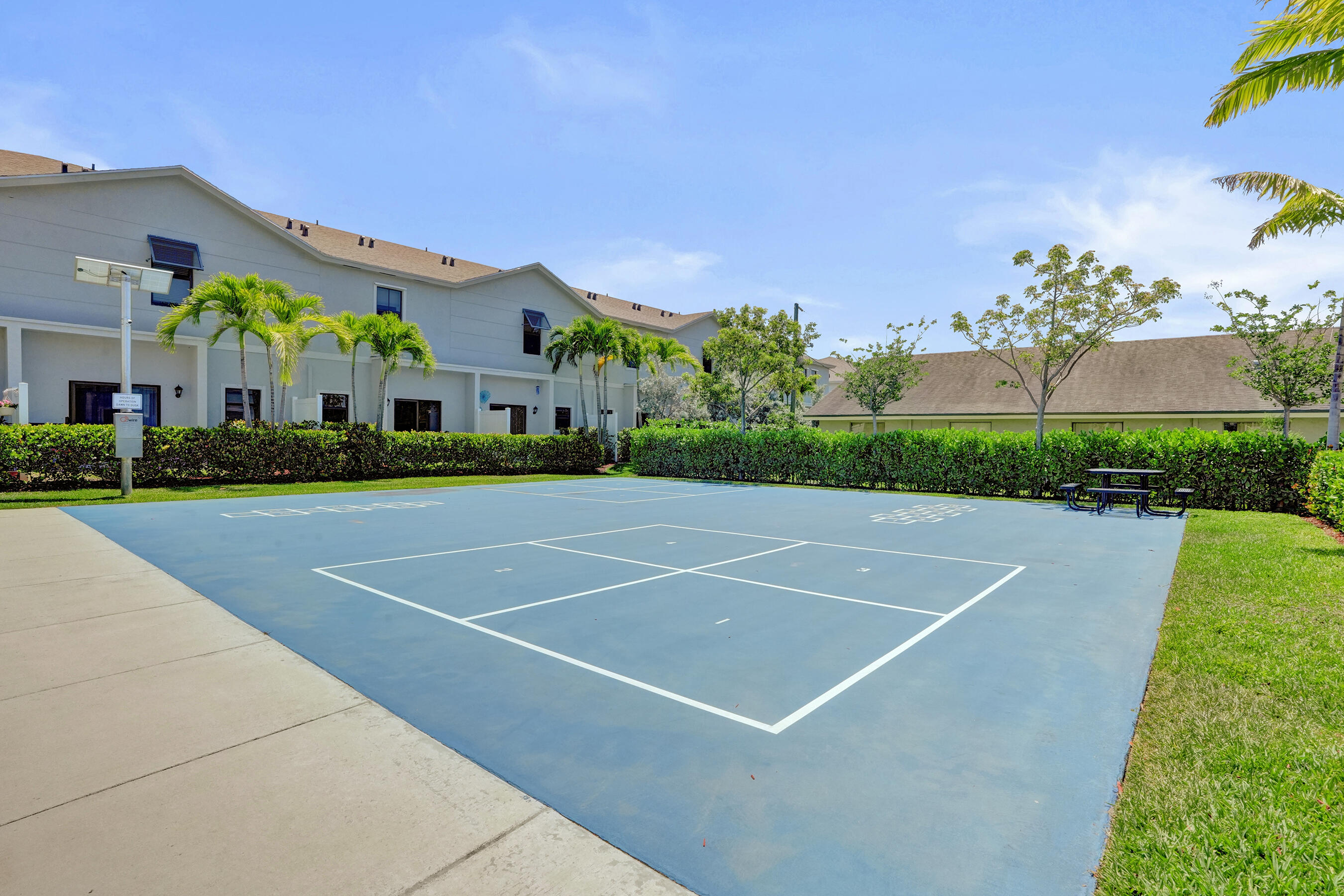 HIGHLAND OAKS - Residential