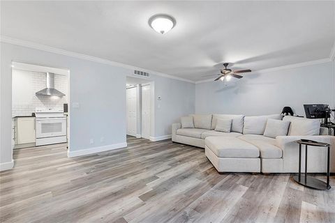 Tiny photo for 301 N Pine Island Road #107, Plantation, FL 33324 (MLS # B26020948)