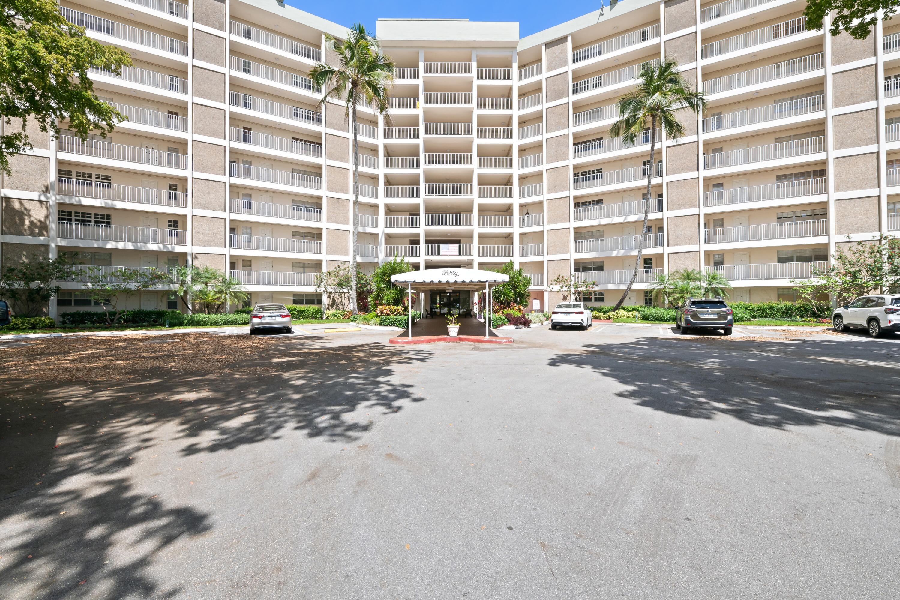 3051 N COURSE Drive 211