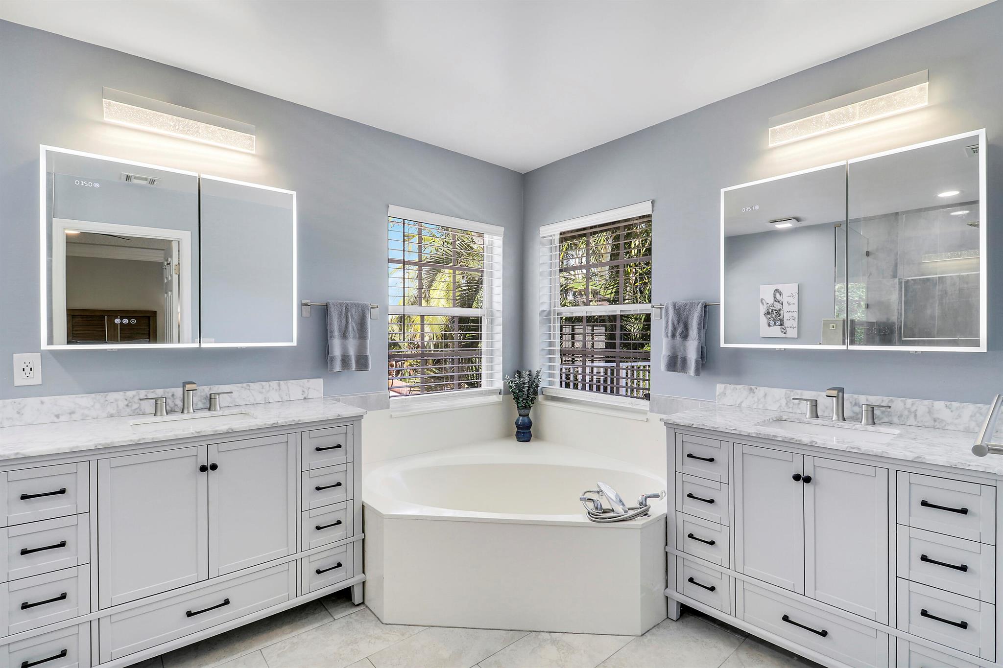 BOYNTON WATERS - Residential