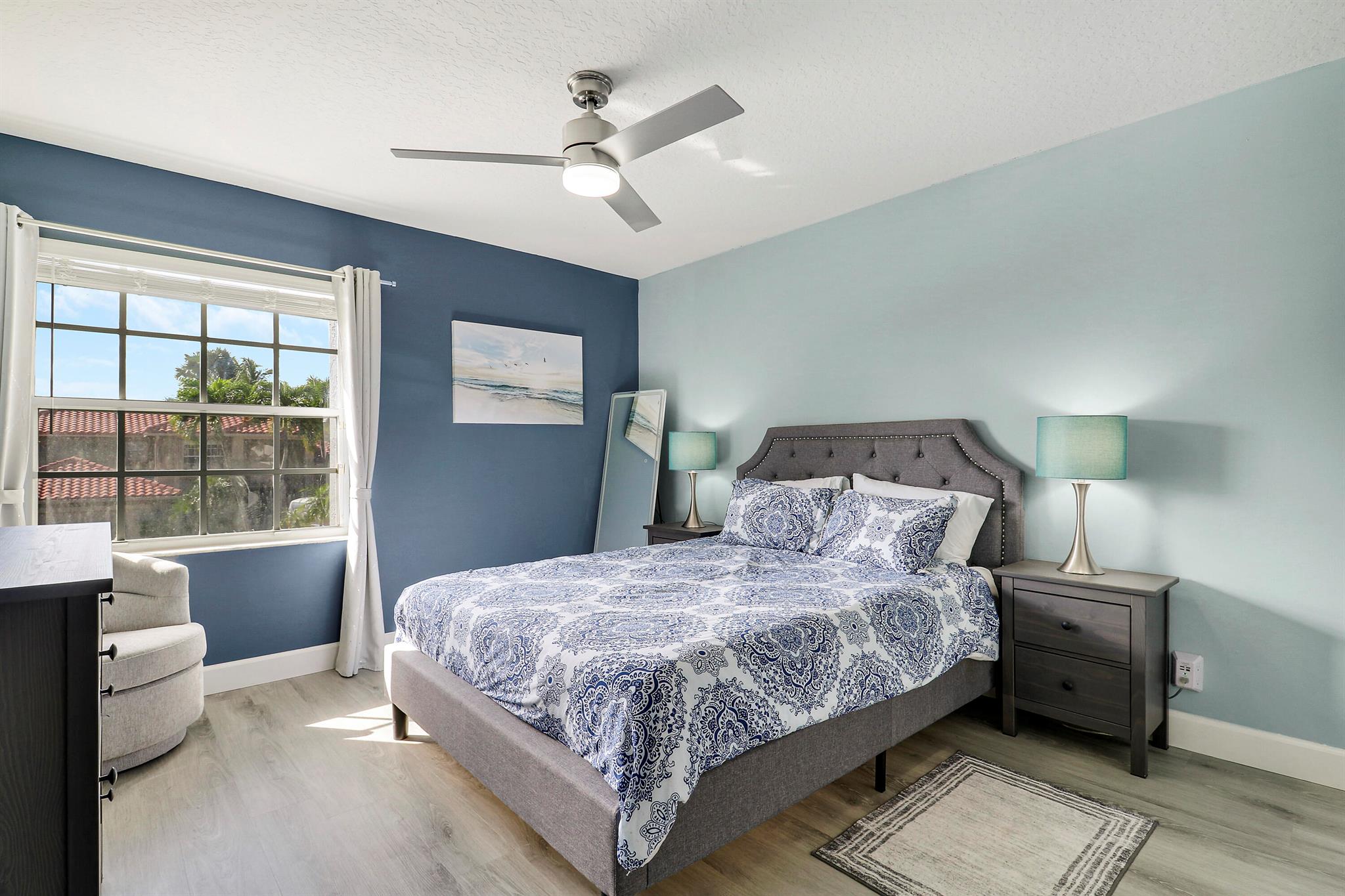 BOYNTON WATERS - Residential