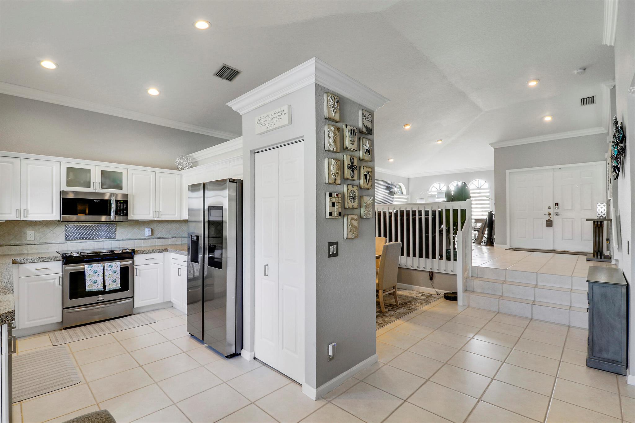 BOYNTON WATERS - Residential