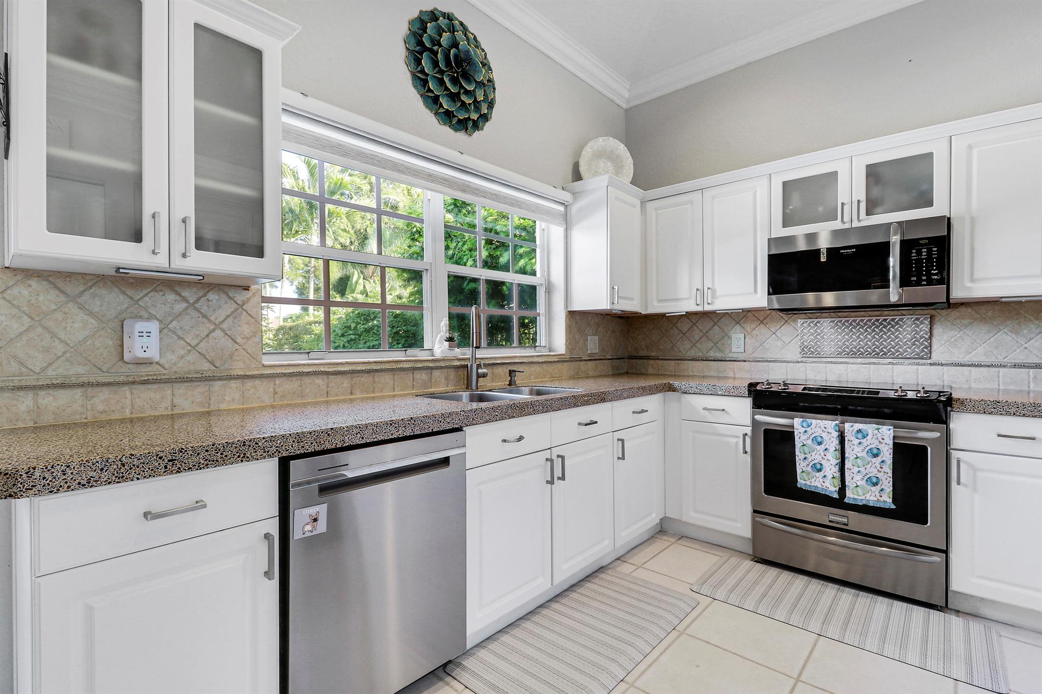 BOYNTON WATERS - Residential